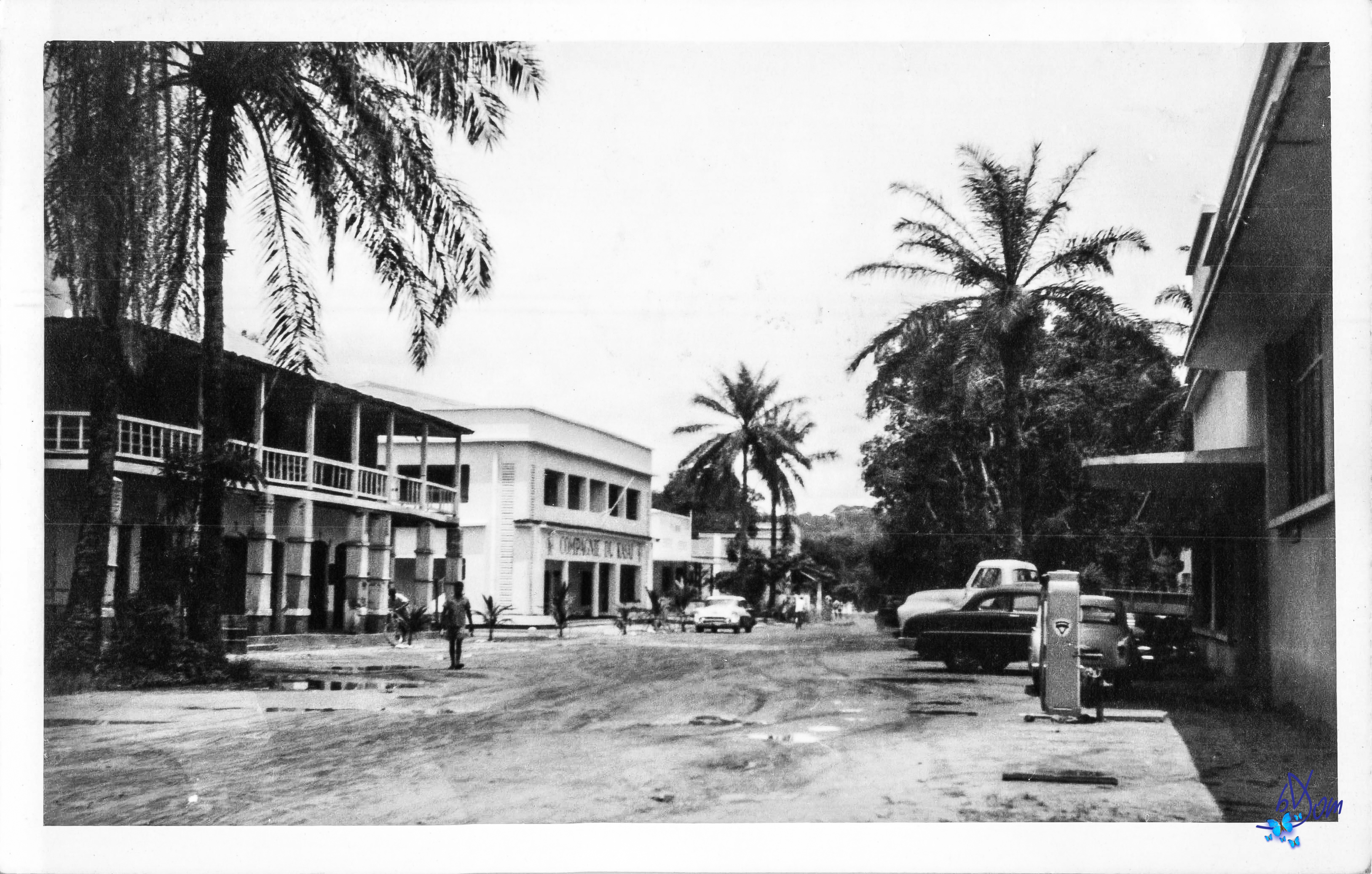 1950>1960 - Kikwit - Congo belge, Africa, BDom, Building, Car, HQ Photo