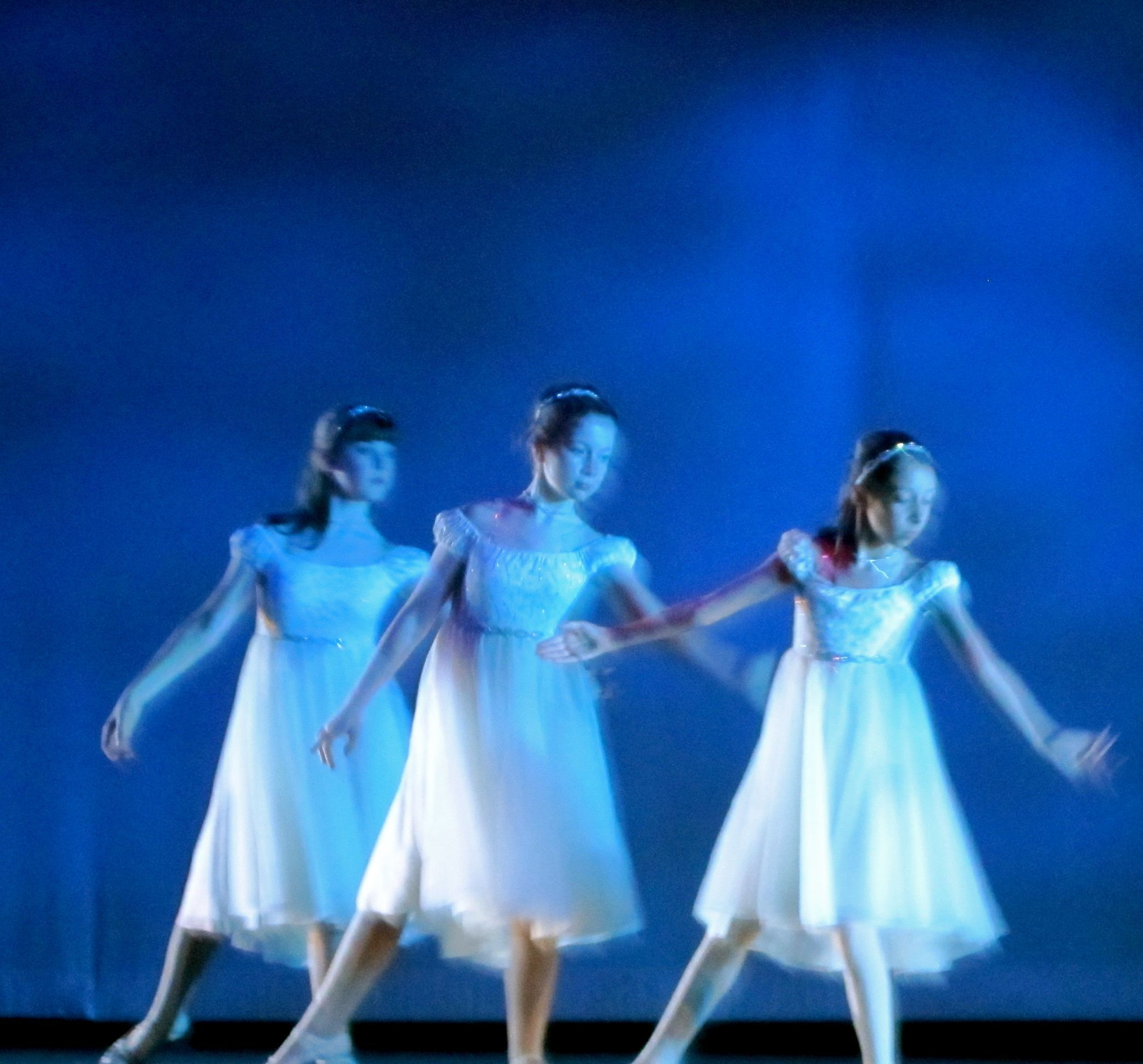 3 ballerinas - Beth Cranford