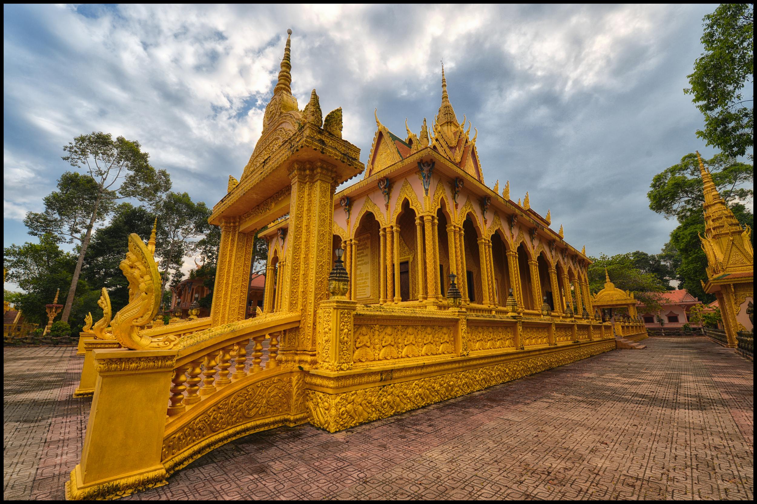 Frankie Foto » Day 9 Vietnam – Cambodian Temples.