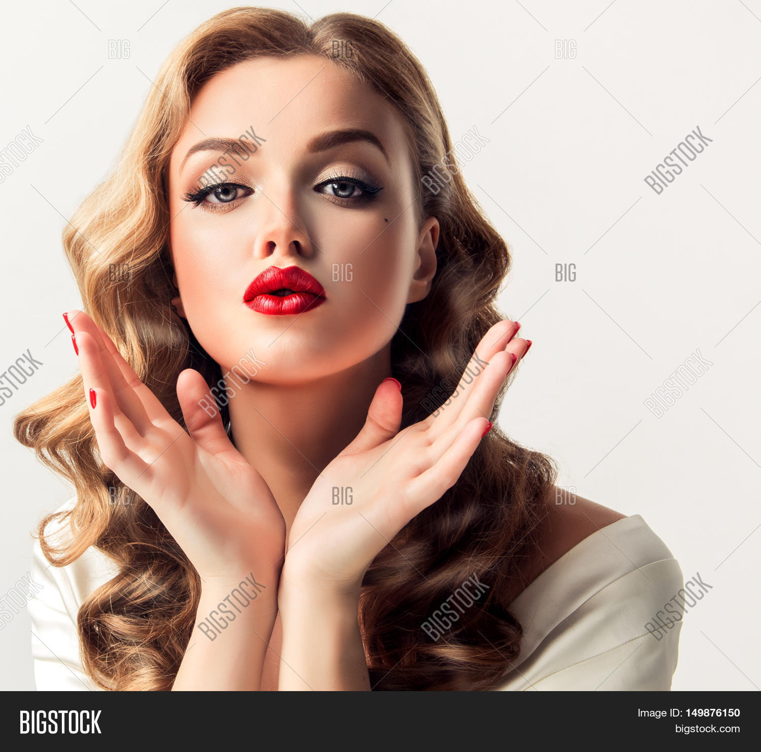 Beautiful Woman Looks Like Star Image & Photo | Bigstock