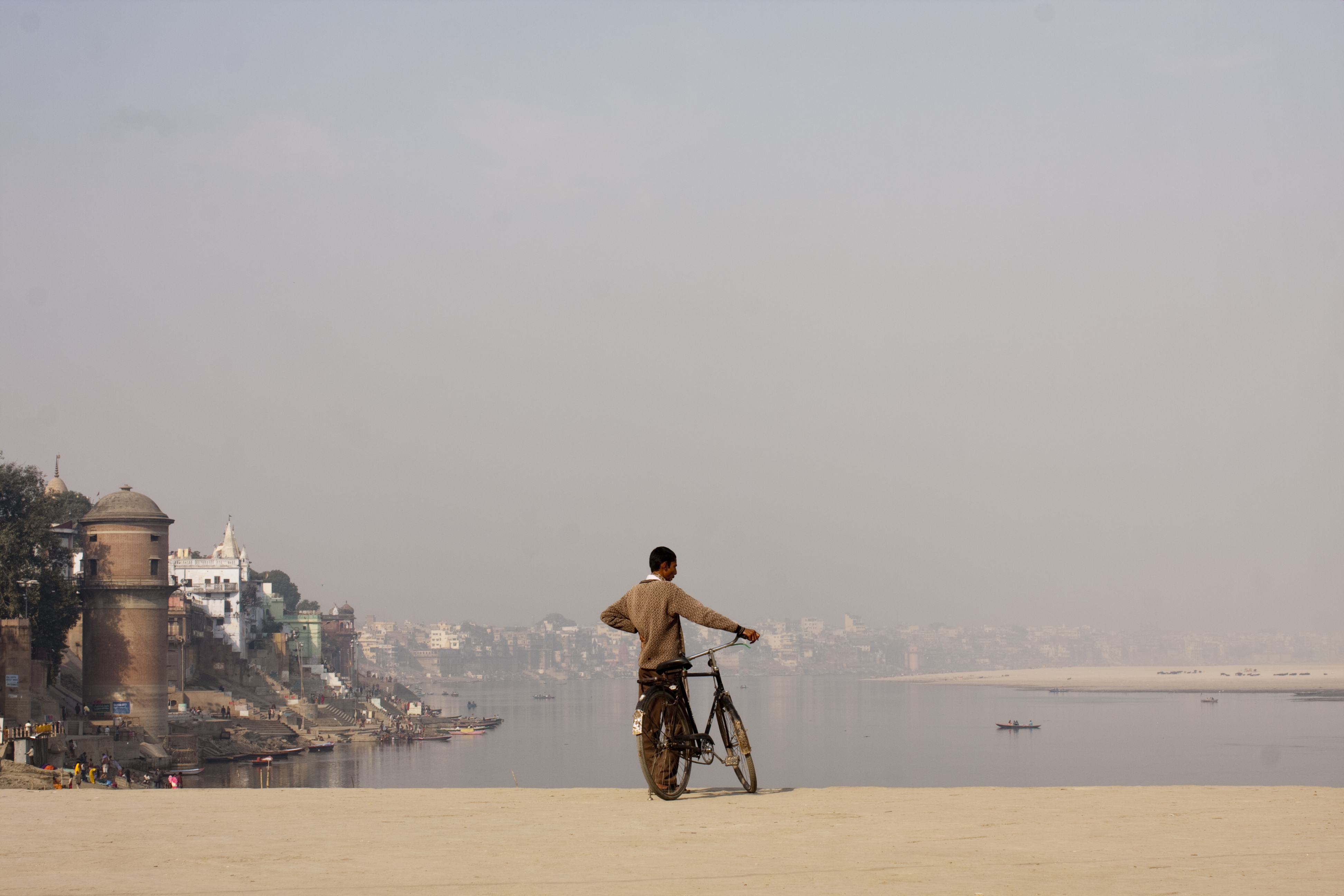 A man standing with this bicycle, Bicycle, City, Human, India, HQ Photo