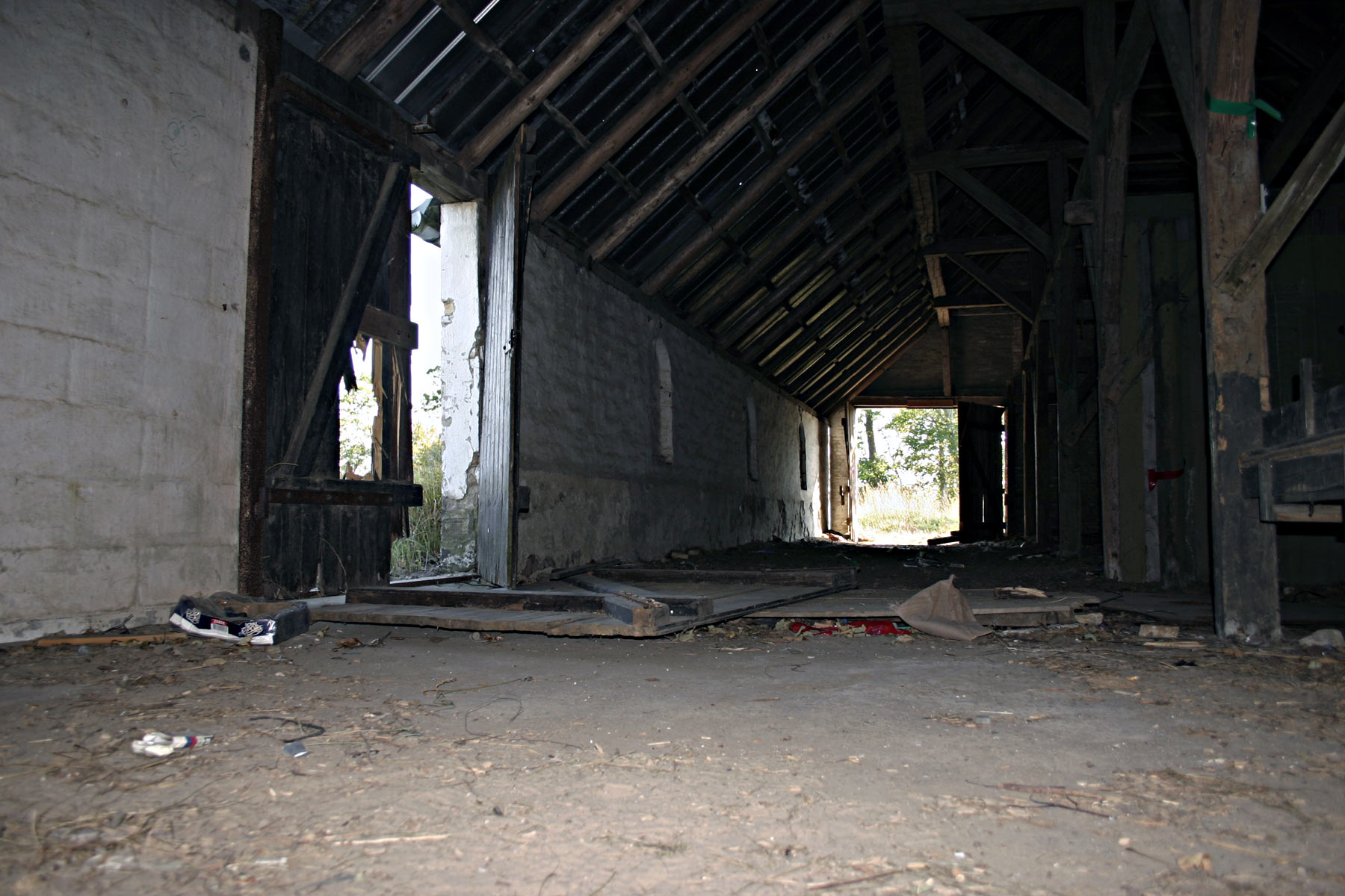 Abandoned building photo