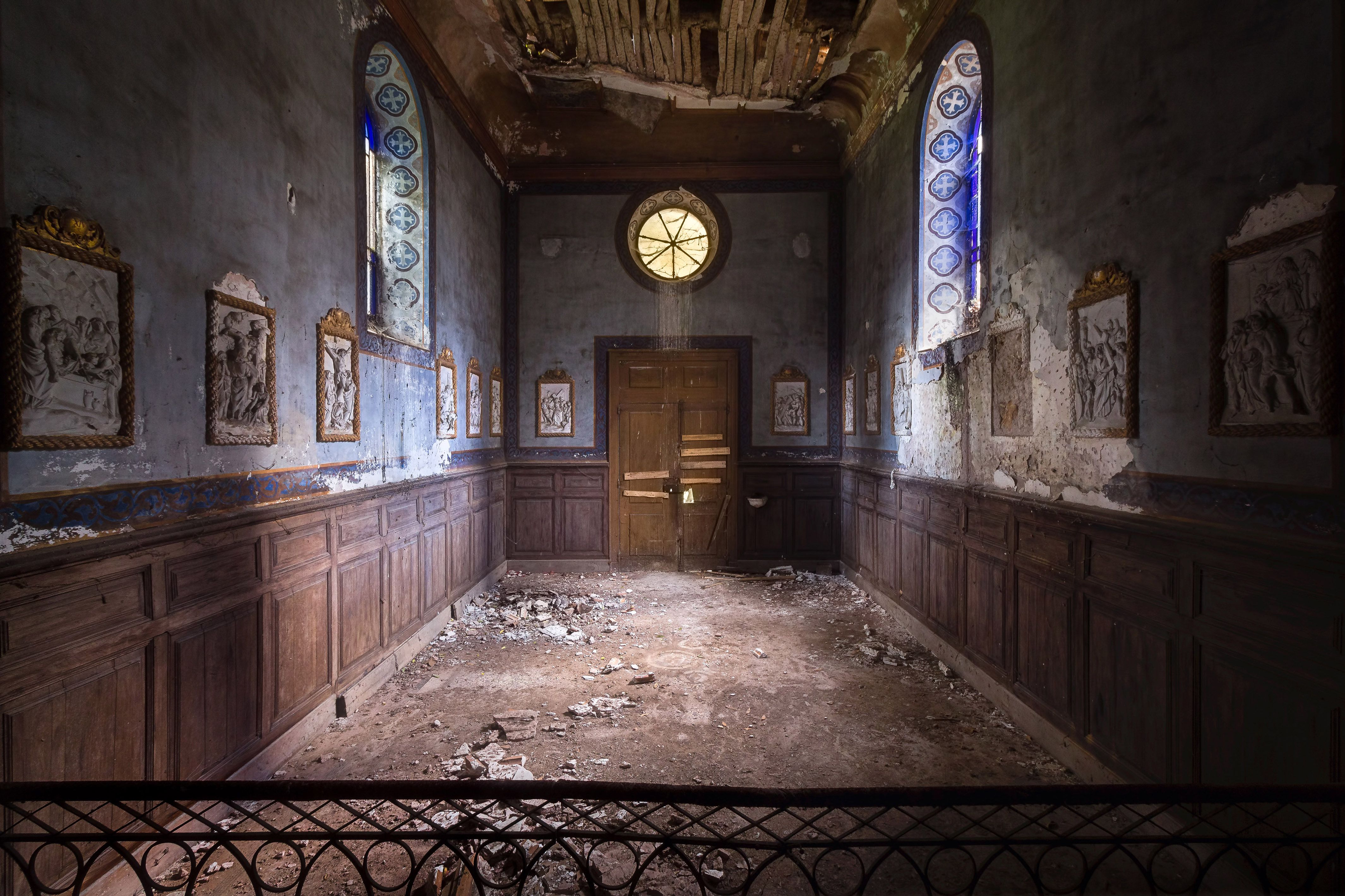 10 Abandoned Church Photos - Abandoned Places