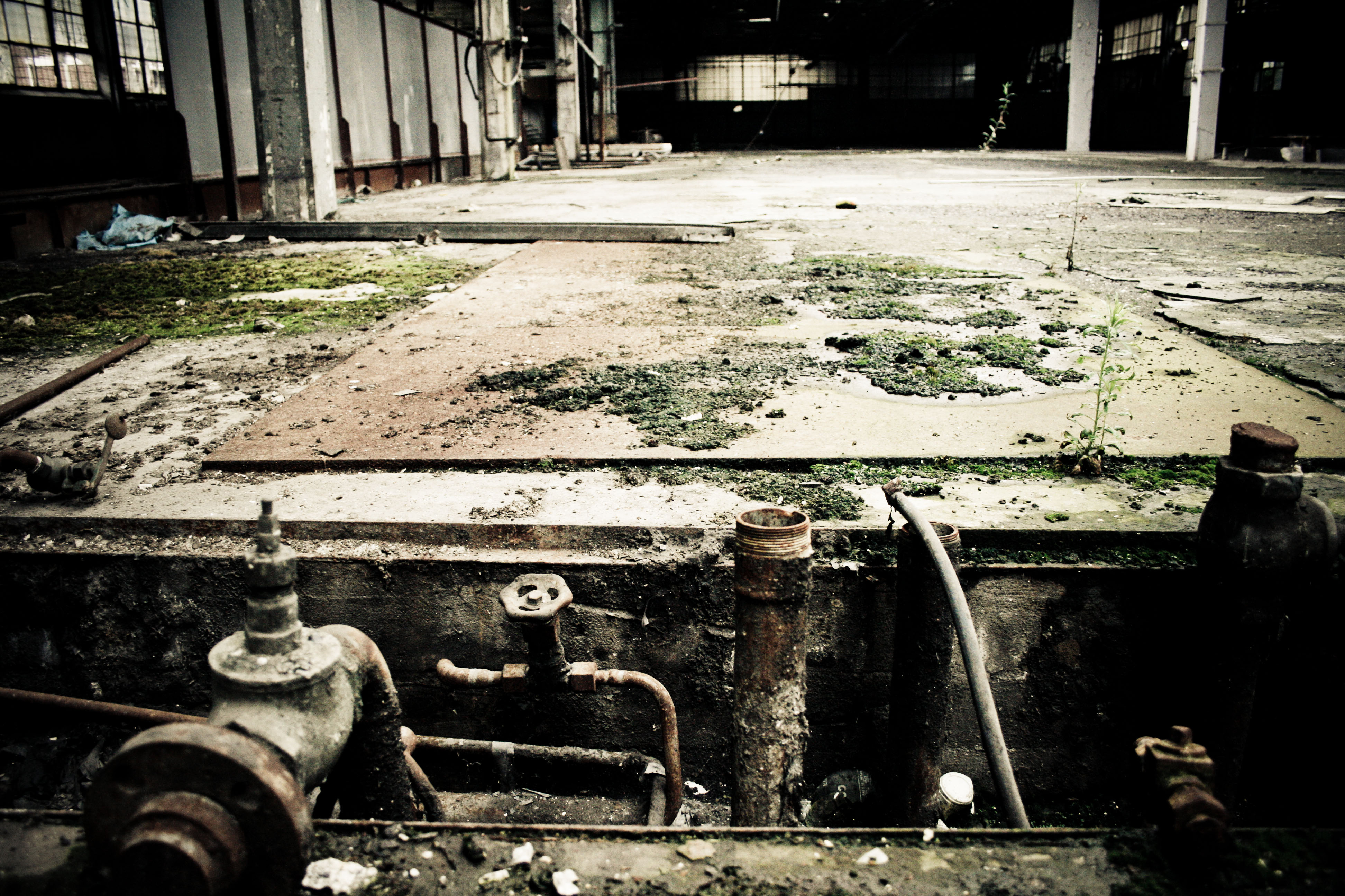 Abandoned factory photo