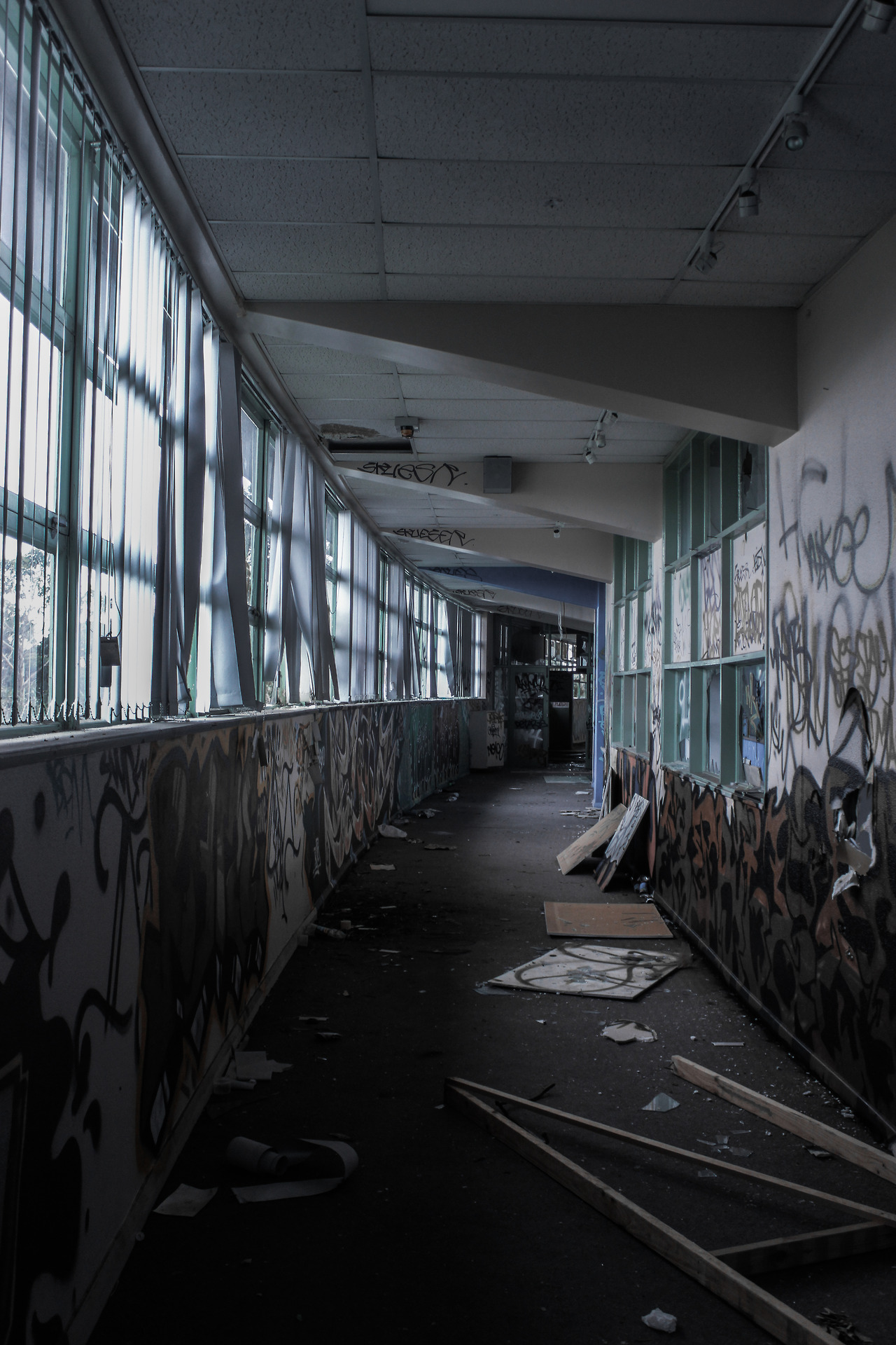 Abandoned hallway in Banksia Secondary College | Doors and Hallways ...