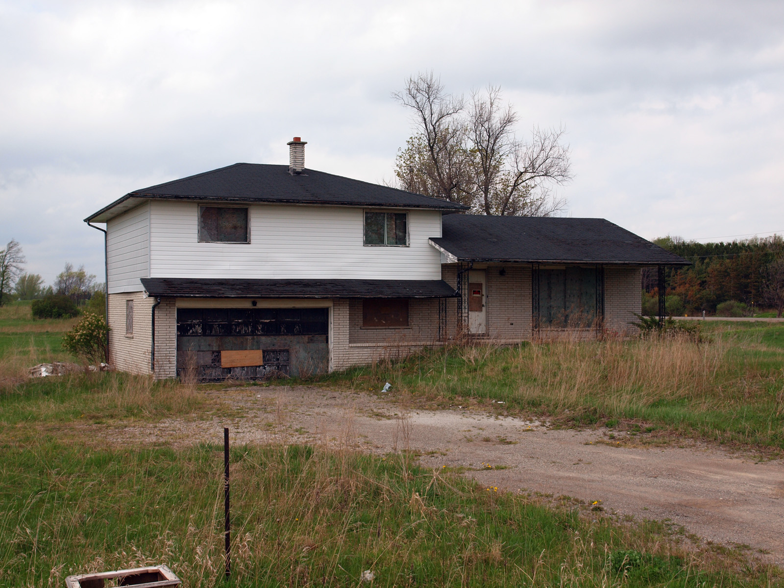 Abandoned House in Caledon, Ontario | Inside Caledon, Ontario