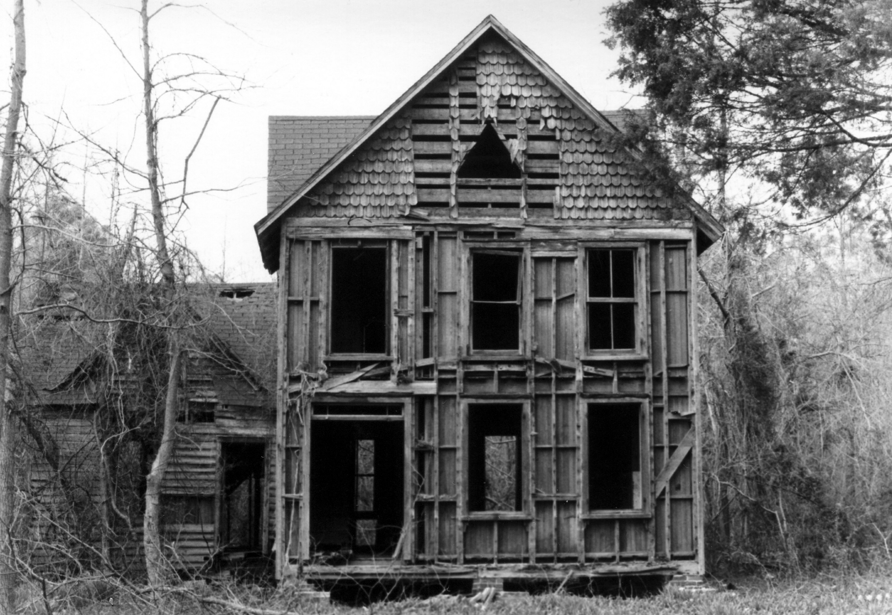 File:Abandoned house in White Marsh, Virginia.jpg - Wikimedia Commons