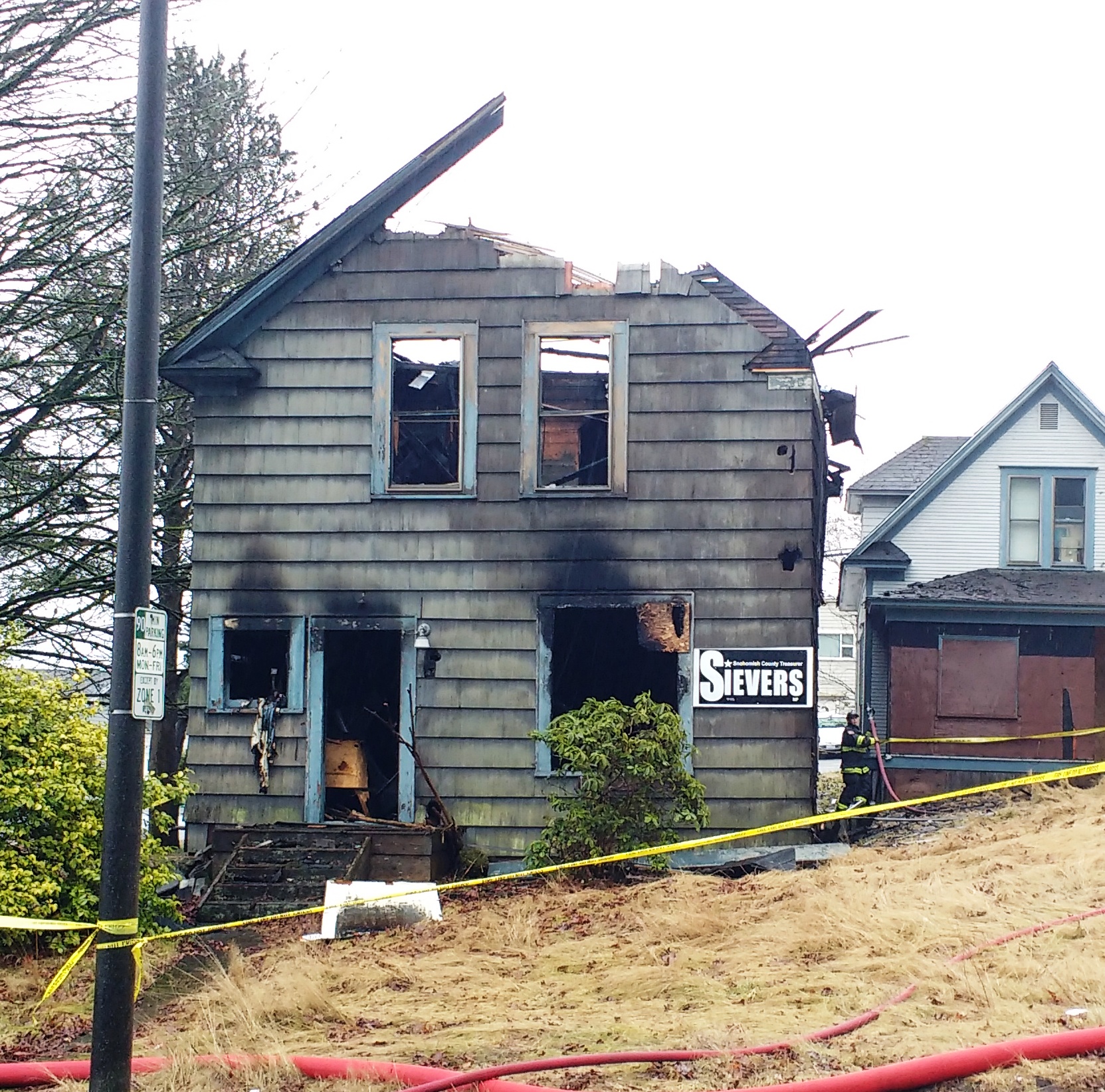 Fire Destroys Abandoned House On Pacific | MYEVERETTNEWS.com