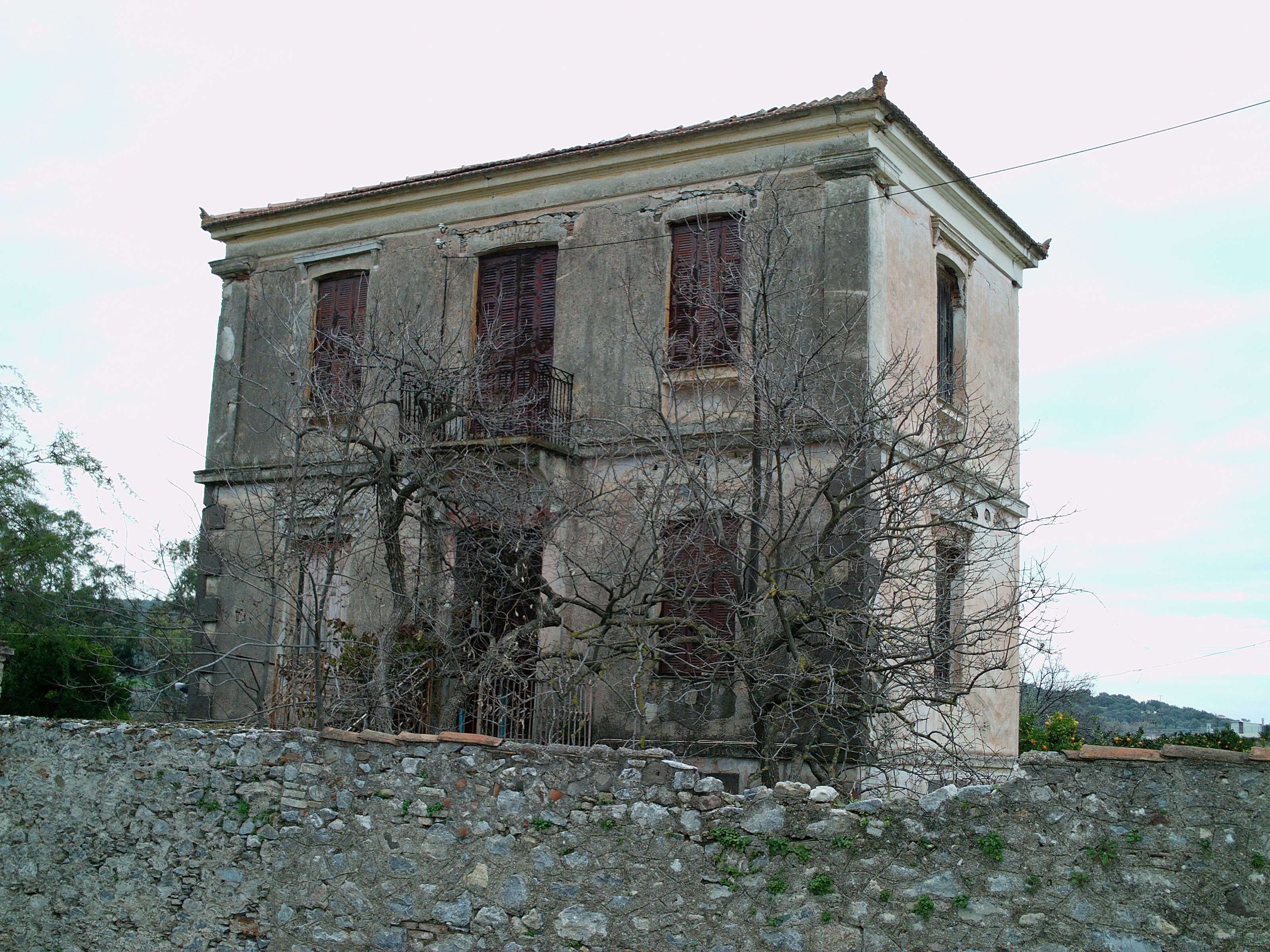 Lesvos old abandoned house Photo from Achlia in Lesvos | Greece.com