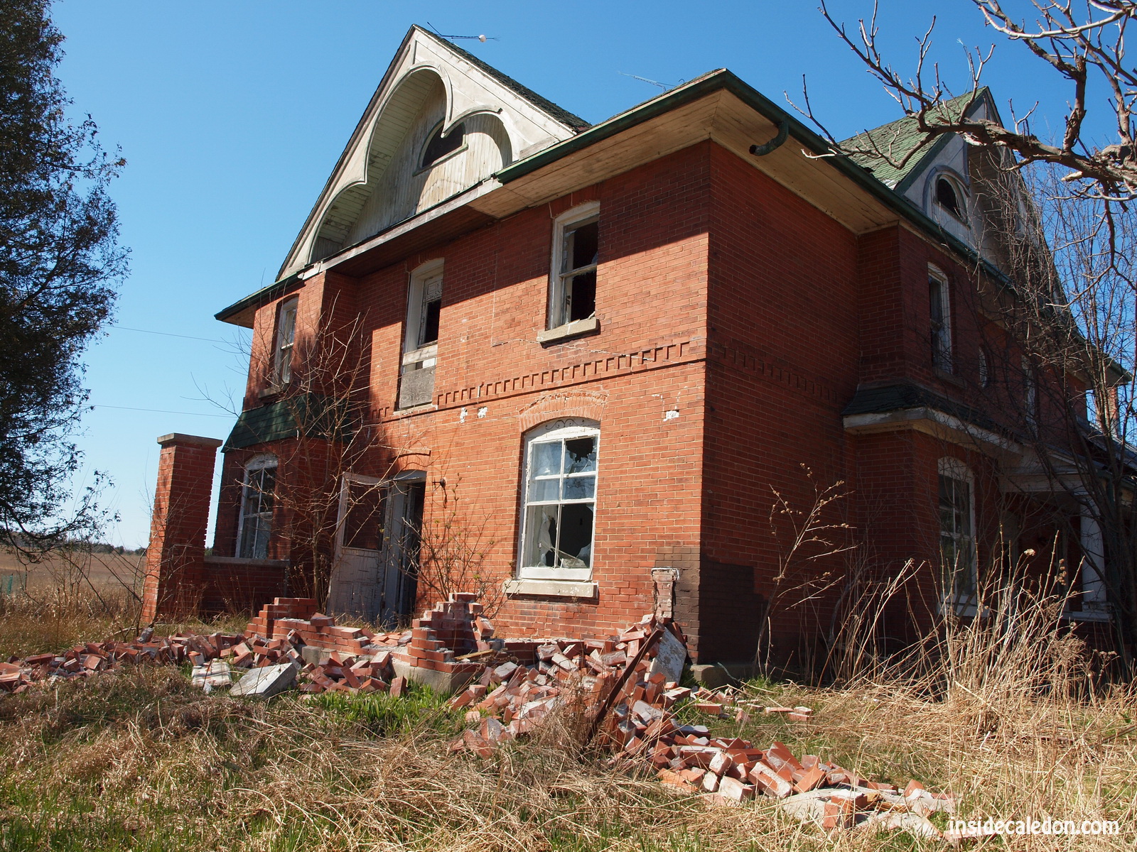 Abandoned House on Highway 9, Caledon, Ontario | Inside Caledon, Ontario