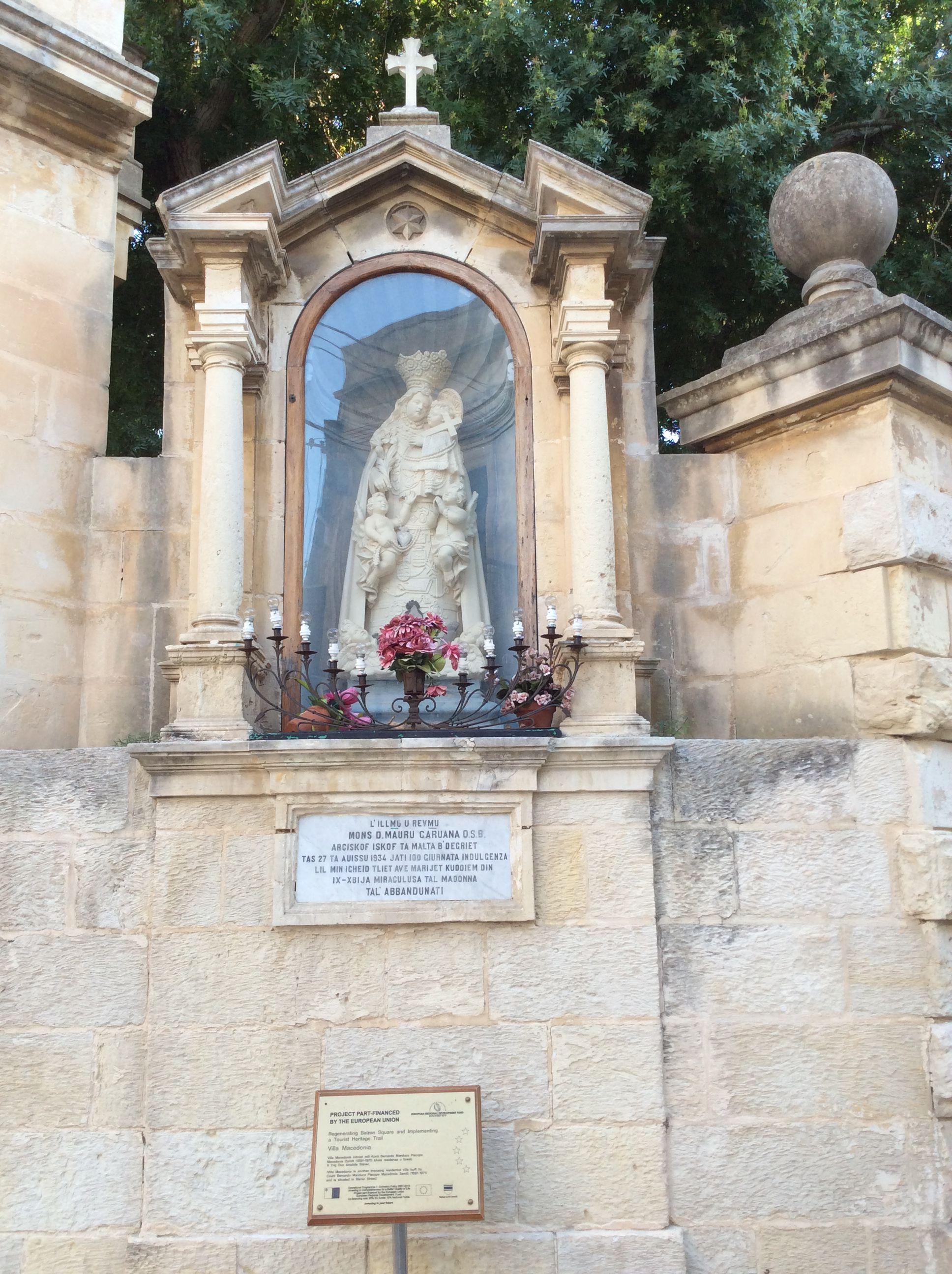 File:Niche of Our Lady of the Abandoned, Balzan.jpg - Wikimedia Commons