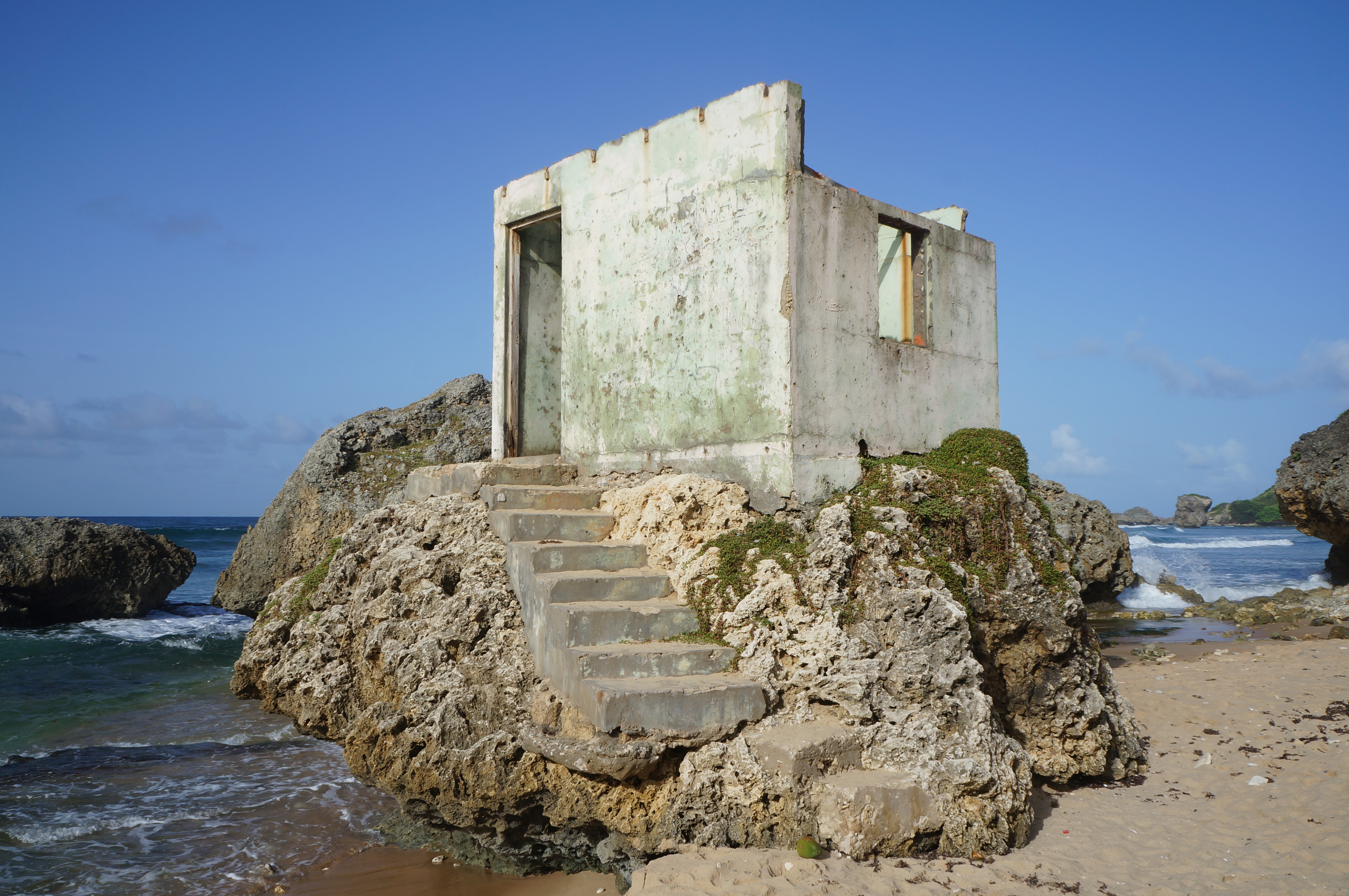 File:Abandoned Stone House, Bathsheba, Barbados.JPG - Wikimedia Commons