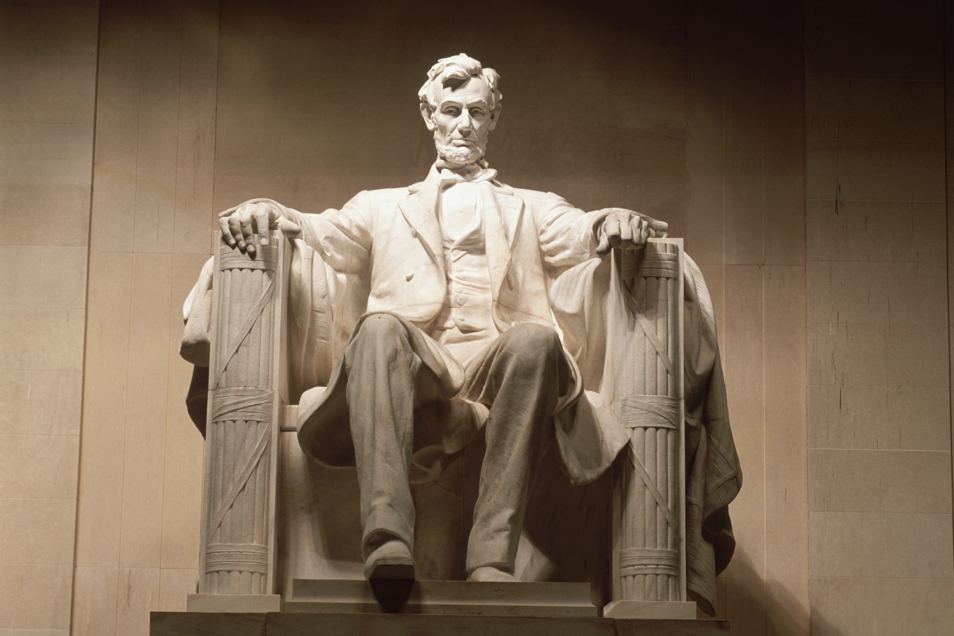 Statue of Abraham Lincoln | middlechildcatholicpriest