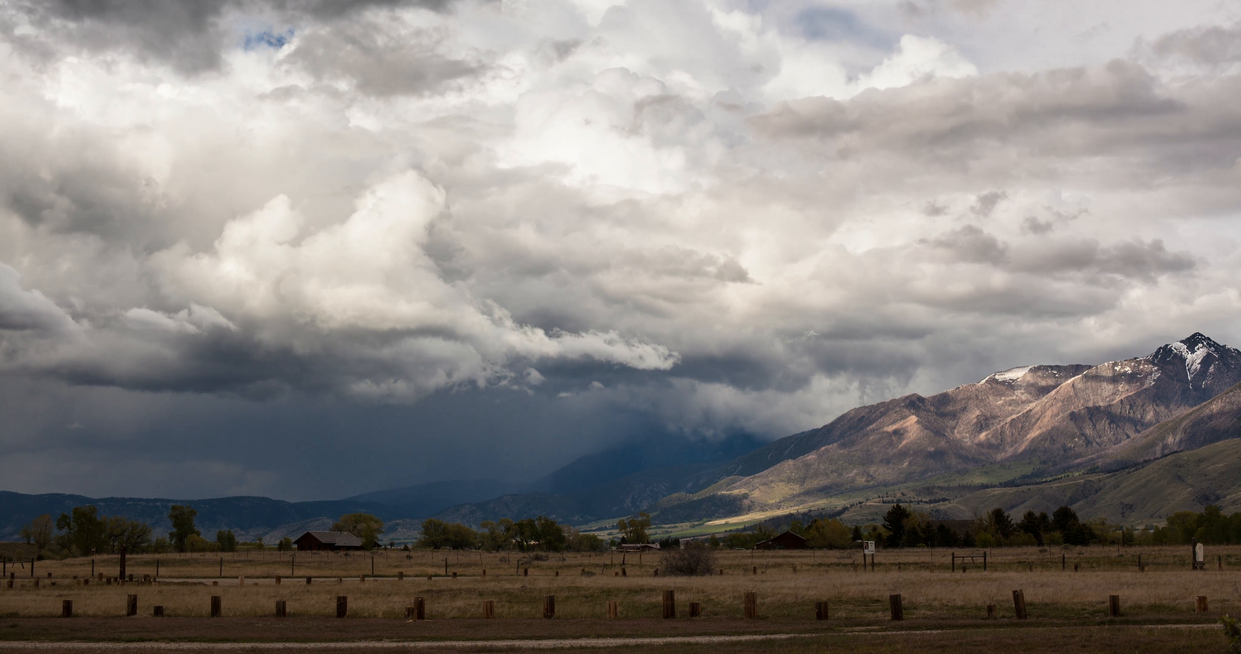 Time Lapse of spring storm clouds racing down Paradise Valle ...
