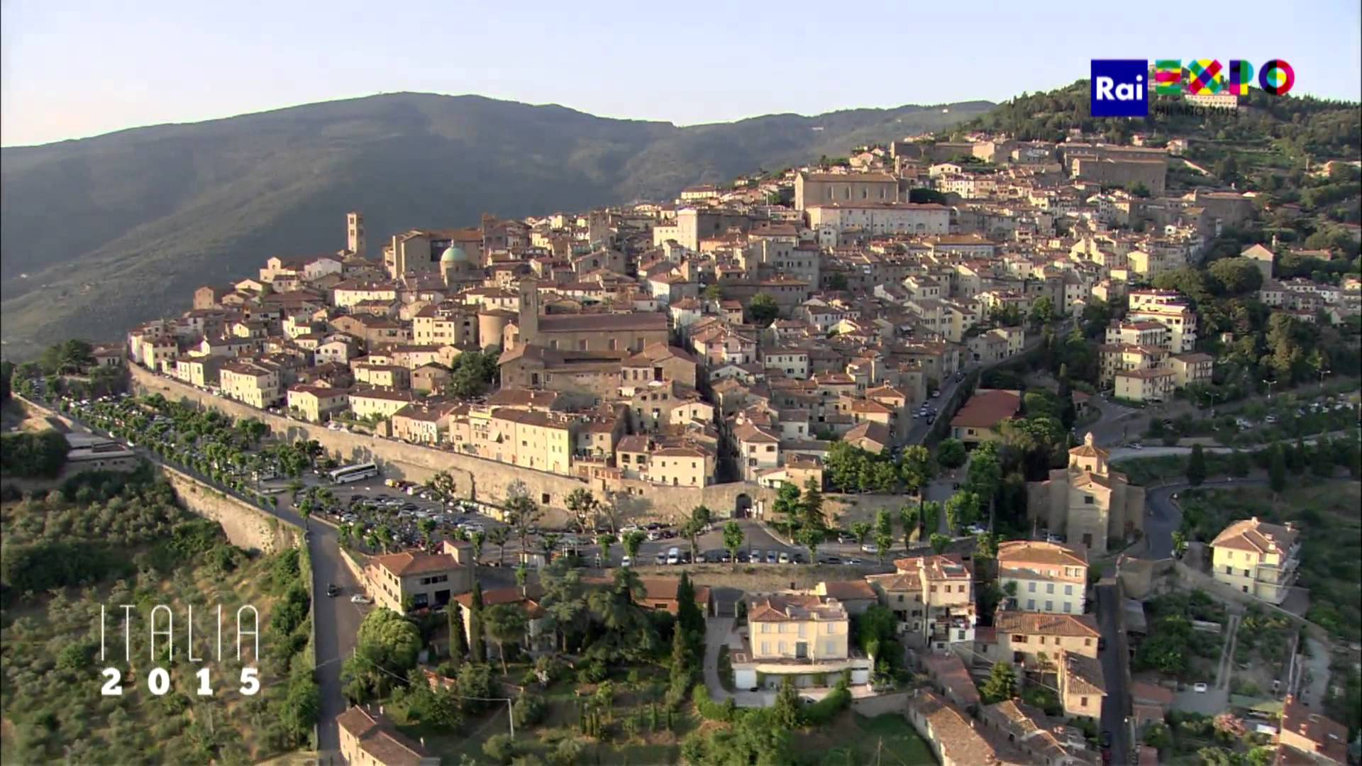 An aerial view of Tuscany - YouTube
