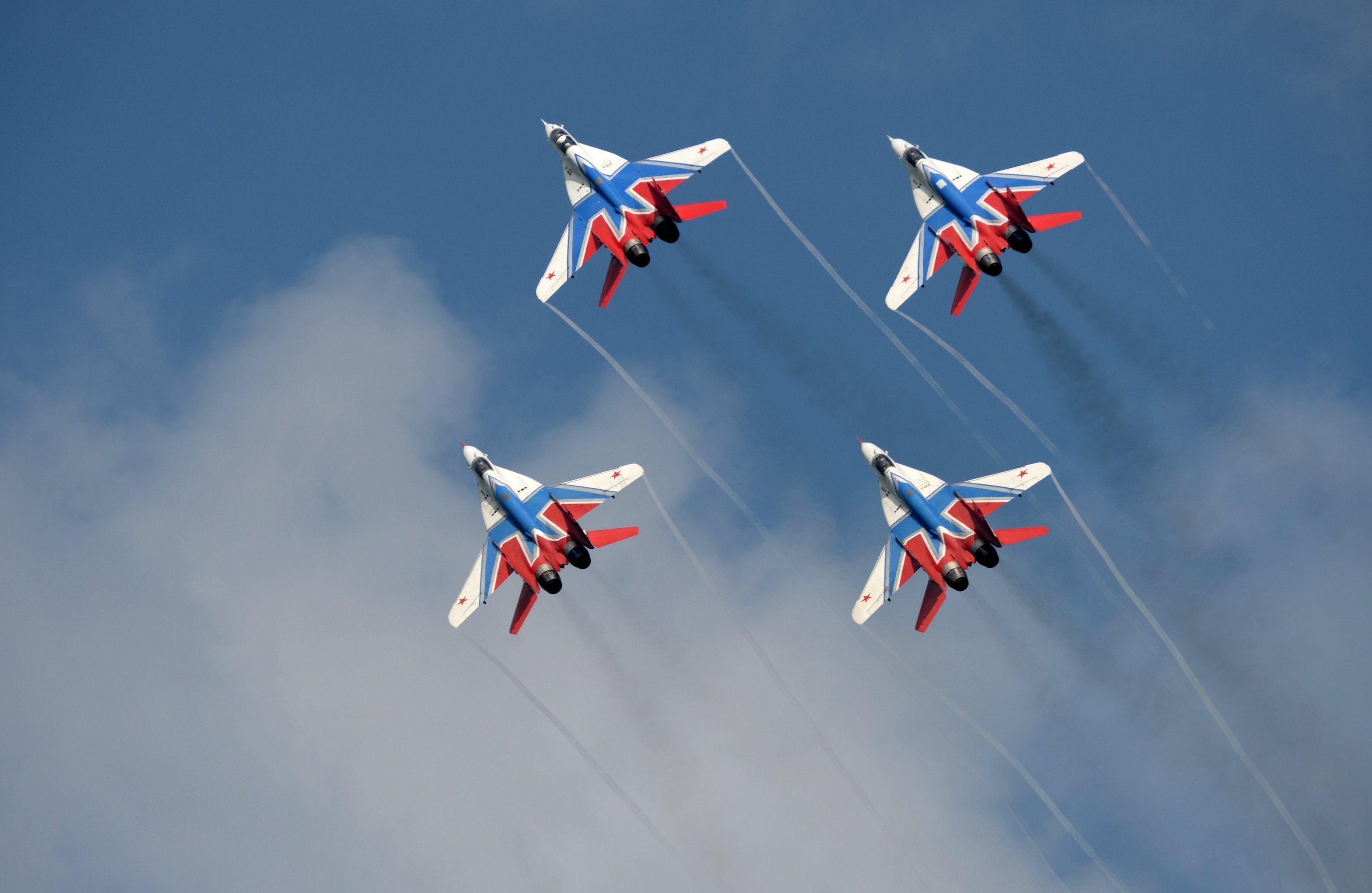 Russia's Swifts: 25 Years of Unwavering Aerobatic Excellence ...