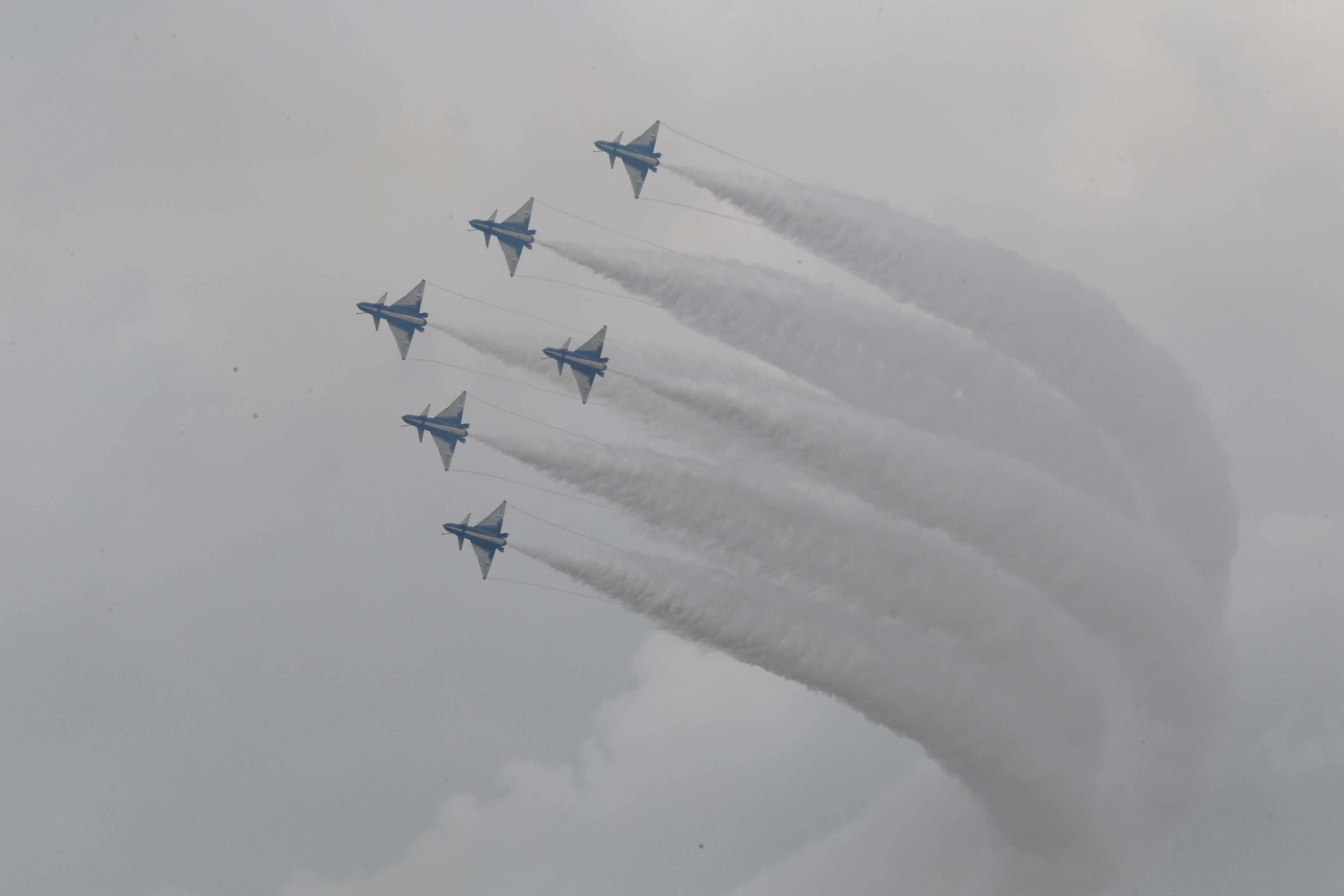 Aerobatics show on Aviadarts open day - Ministry of National Defense