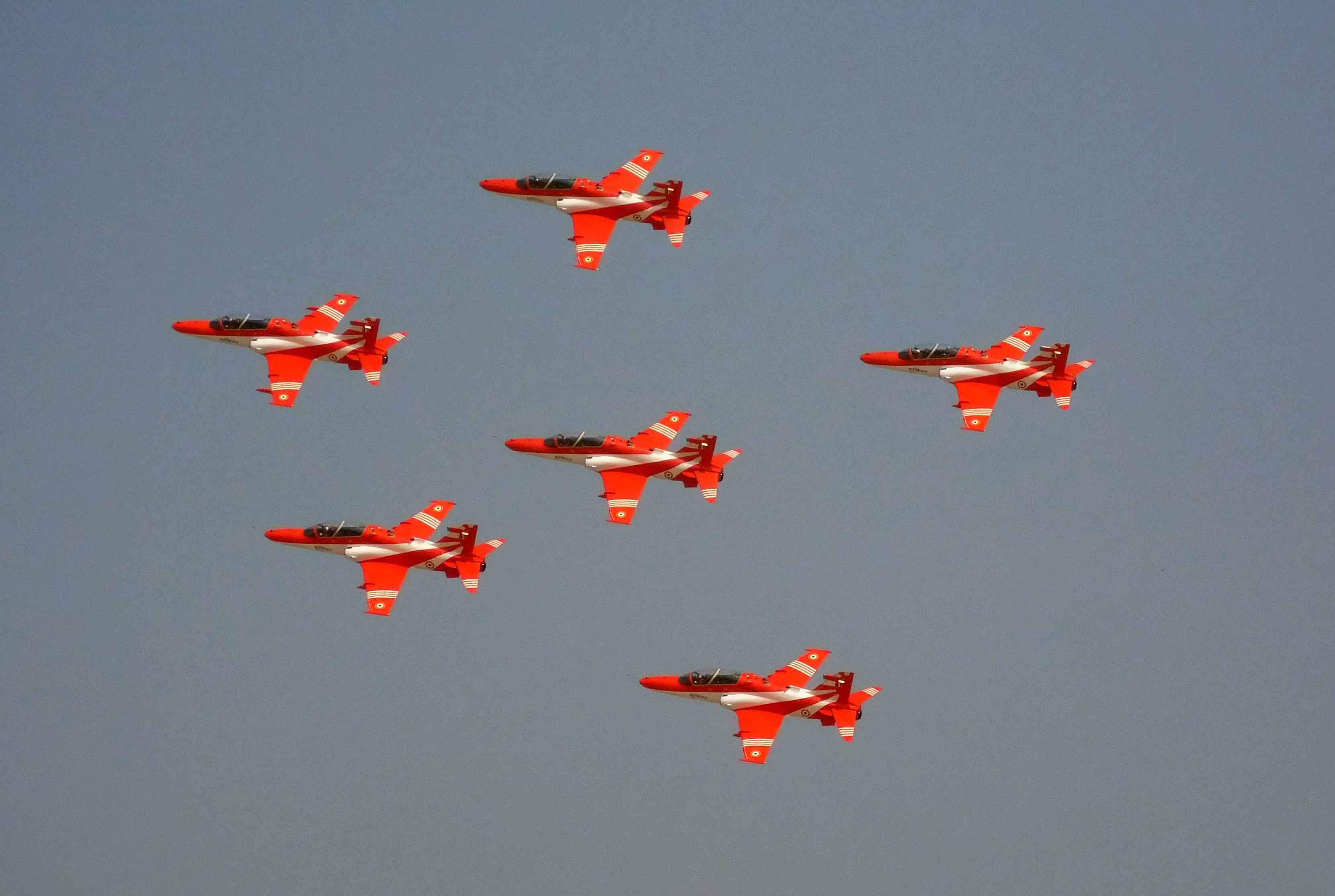 Surya Kiran Aerobatic Team (SKAT) - Indian Air Force - Hawk ...