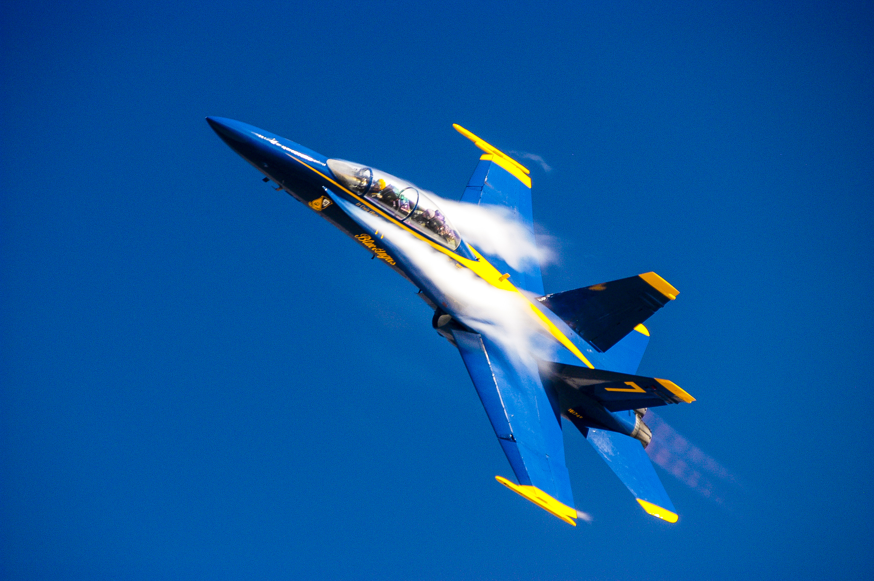 24 Tips on How to Photograph Air Shows | B&H Explora