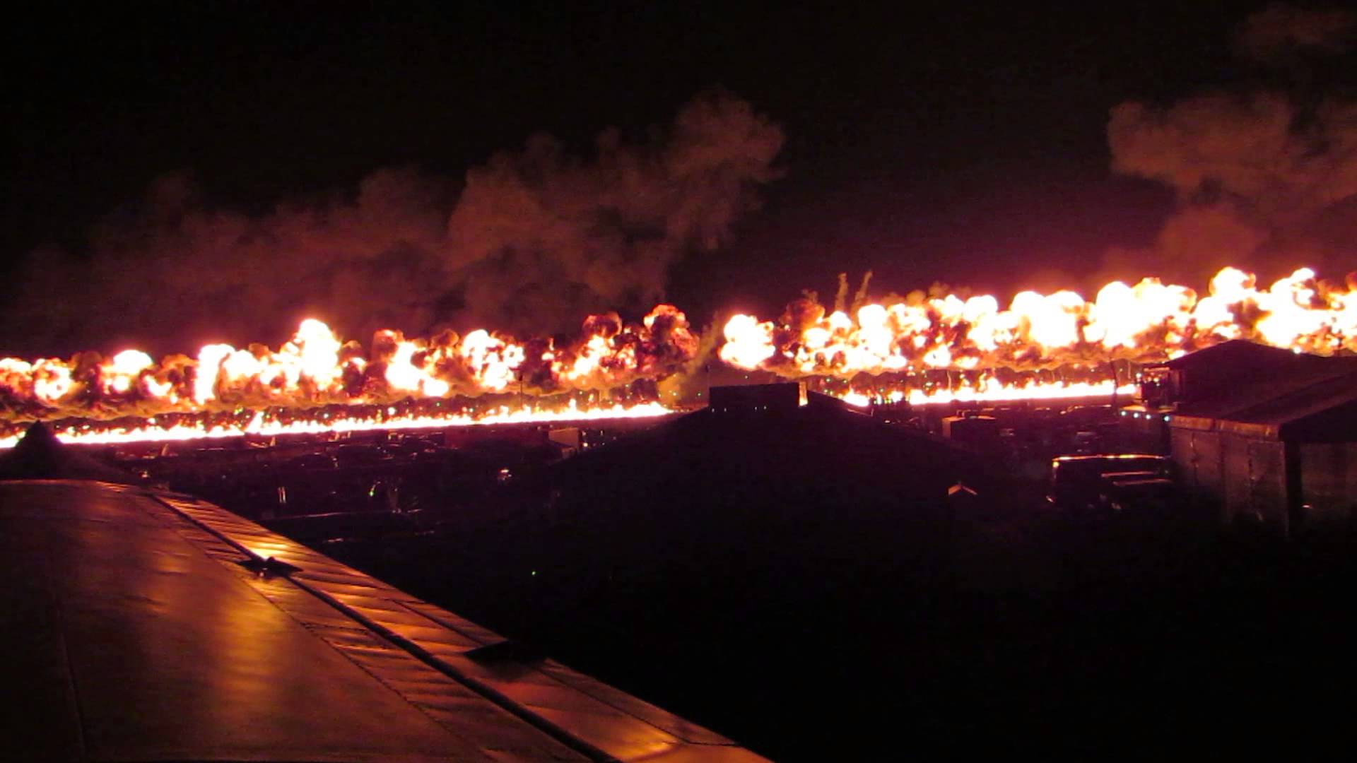 Wall of Fire - Night Air Show AirVenture 2013 - YouTube