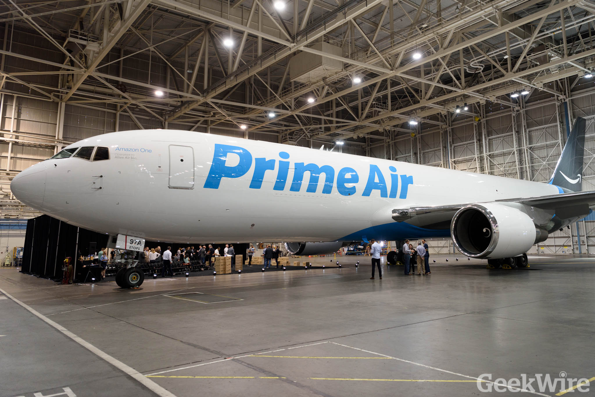 Amazon Prime airplane debuts after secret night flight – GeekWire