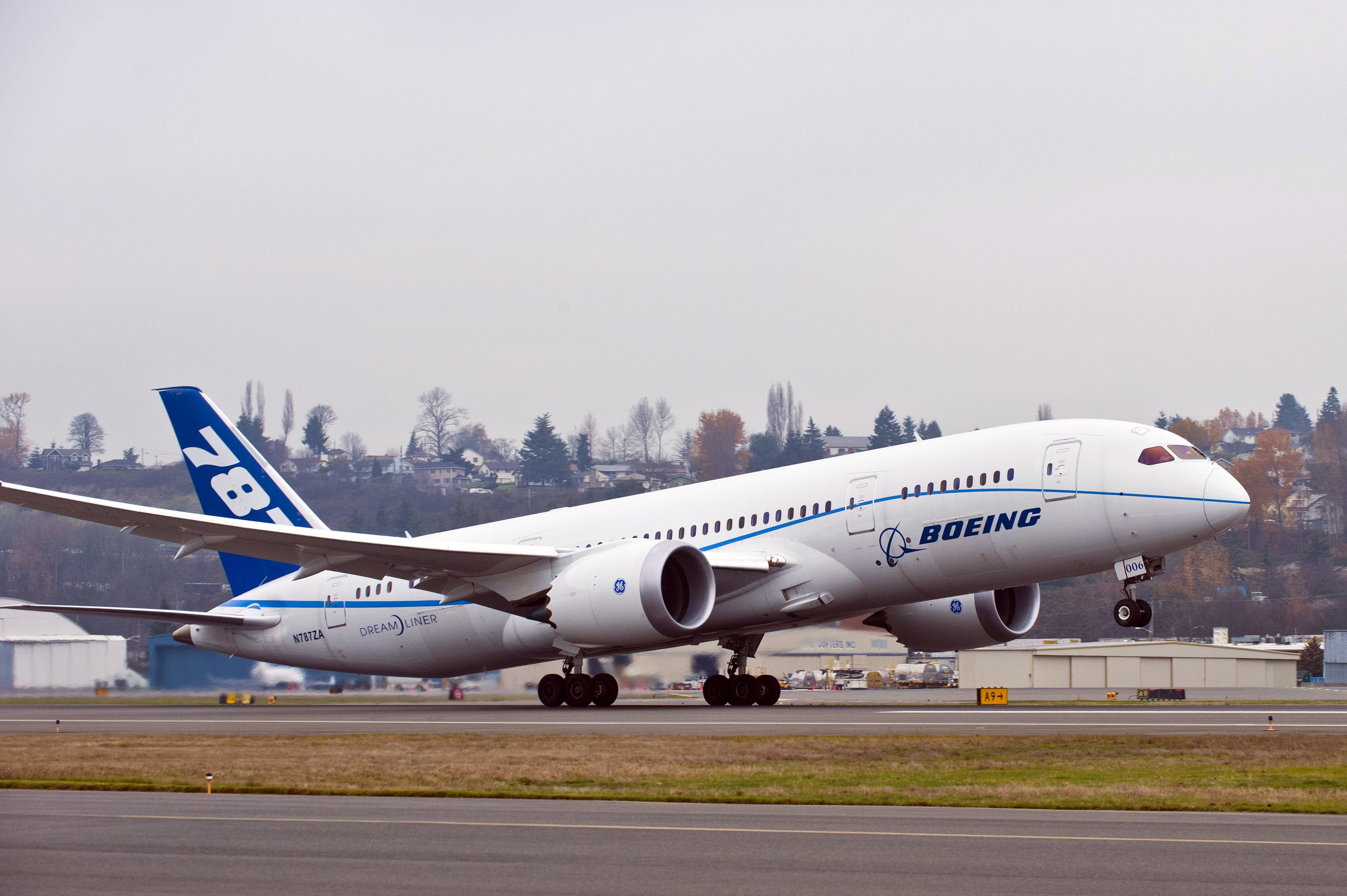 Boeing 787 Sets Round-the-World Record | WIRED