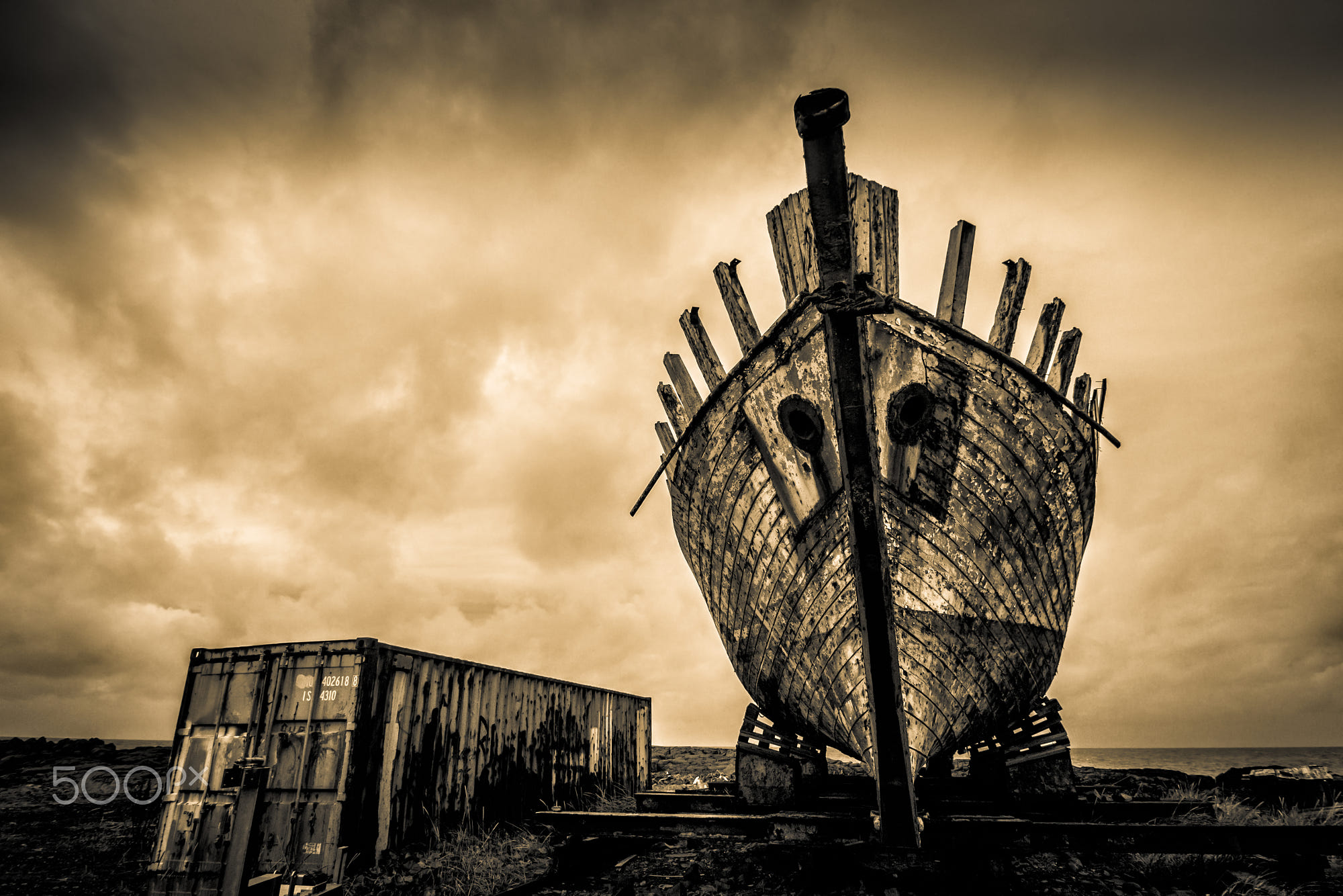 Shipwreck in Akranes by Bruno Nonogaki - Photo 153734227 / 500px