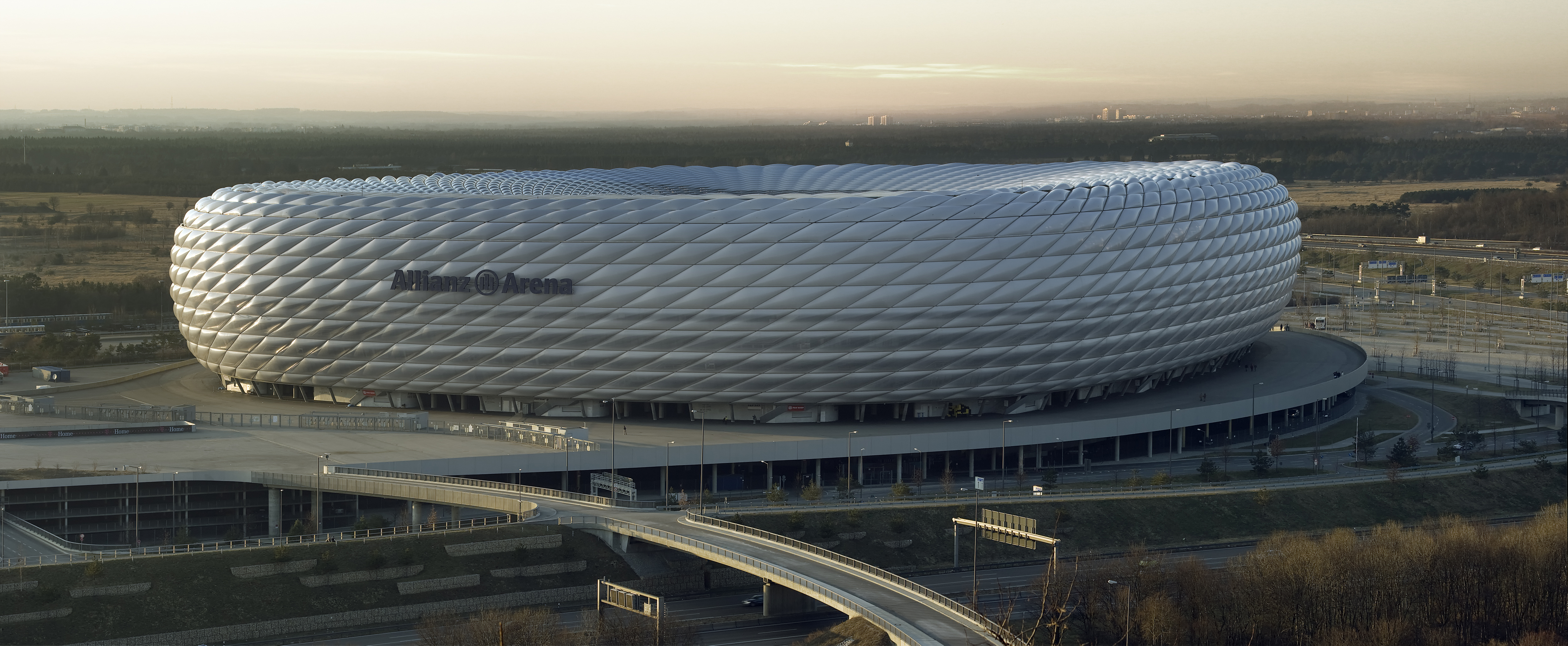 File:Allianz arena daylight Richard Bartz.jpg - Wikimedia Commons