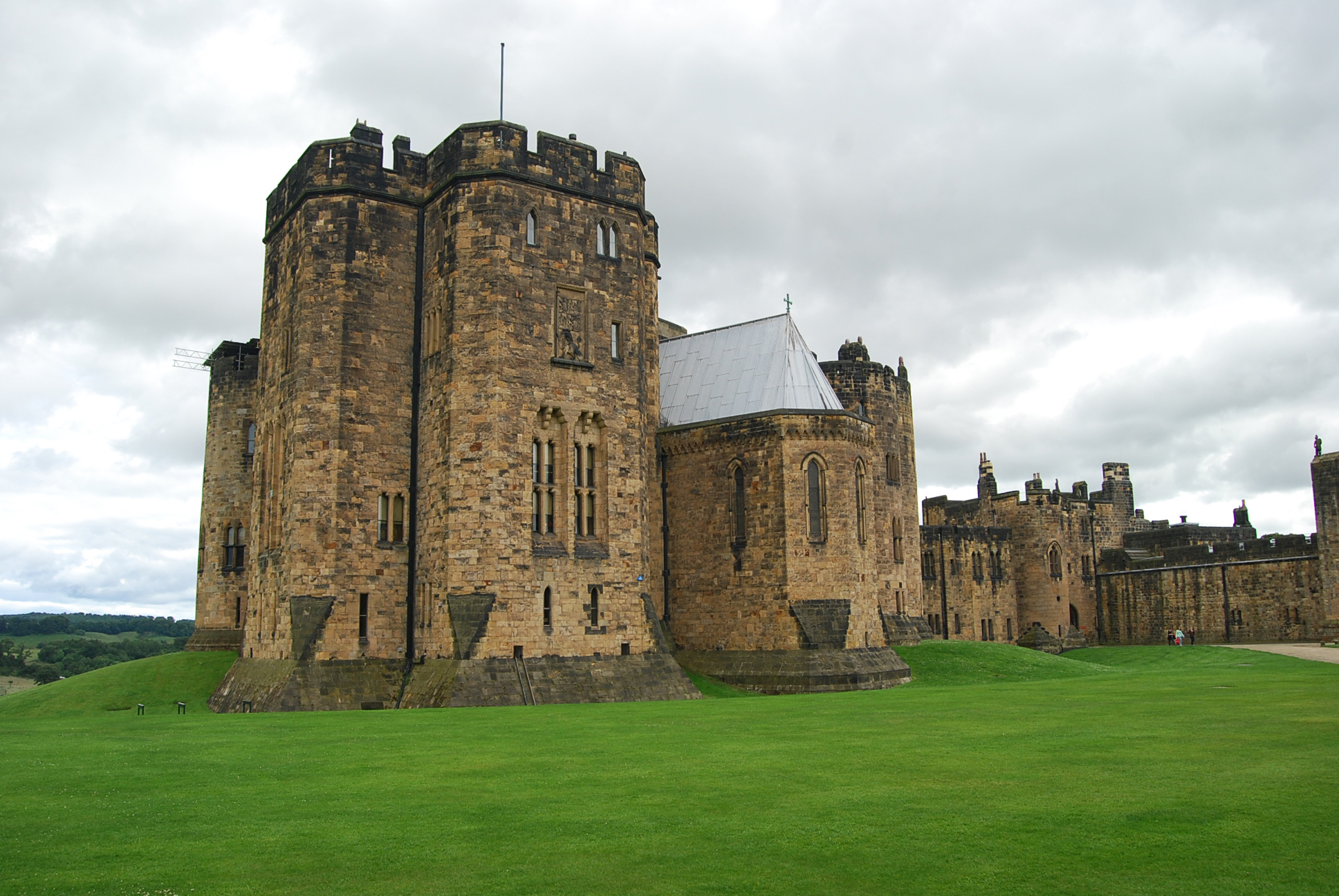 Great Castles - Legends - The Grey Lady of Alnwick Castle