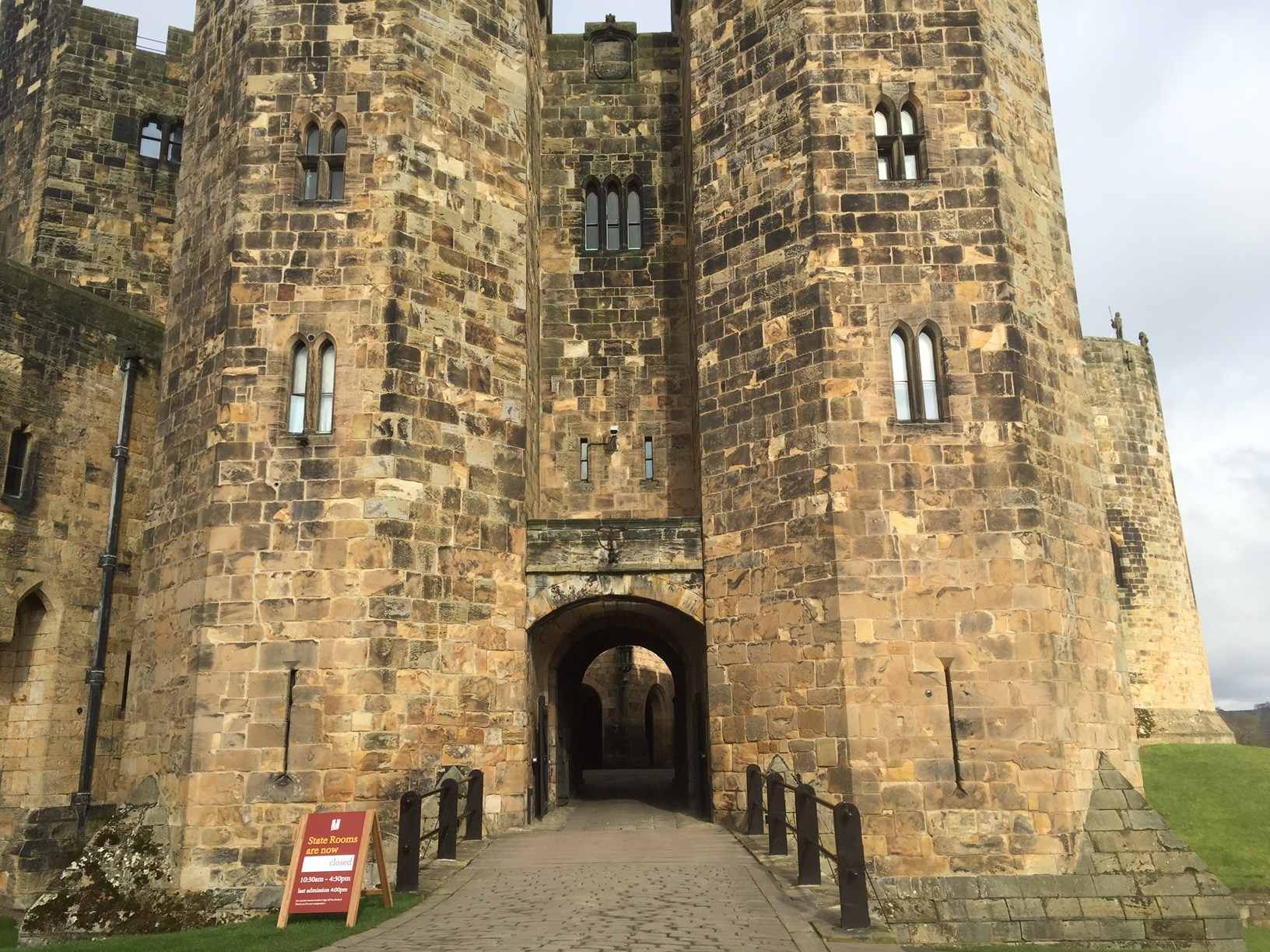 Alnwick Castle Alnwick, Northumberland, England - Motorhome Traveller