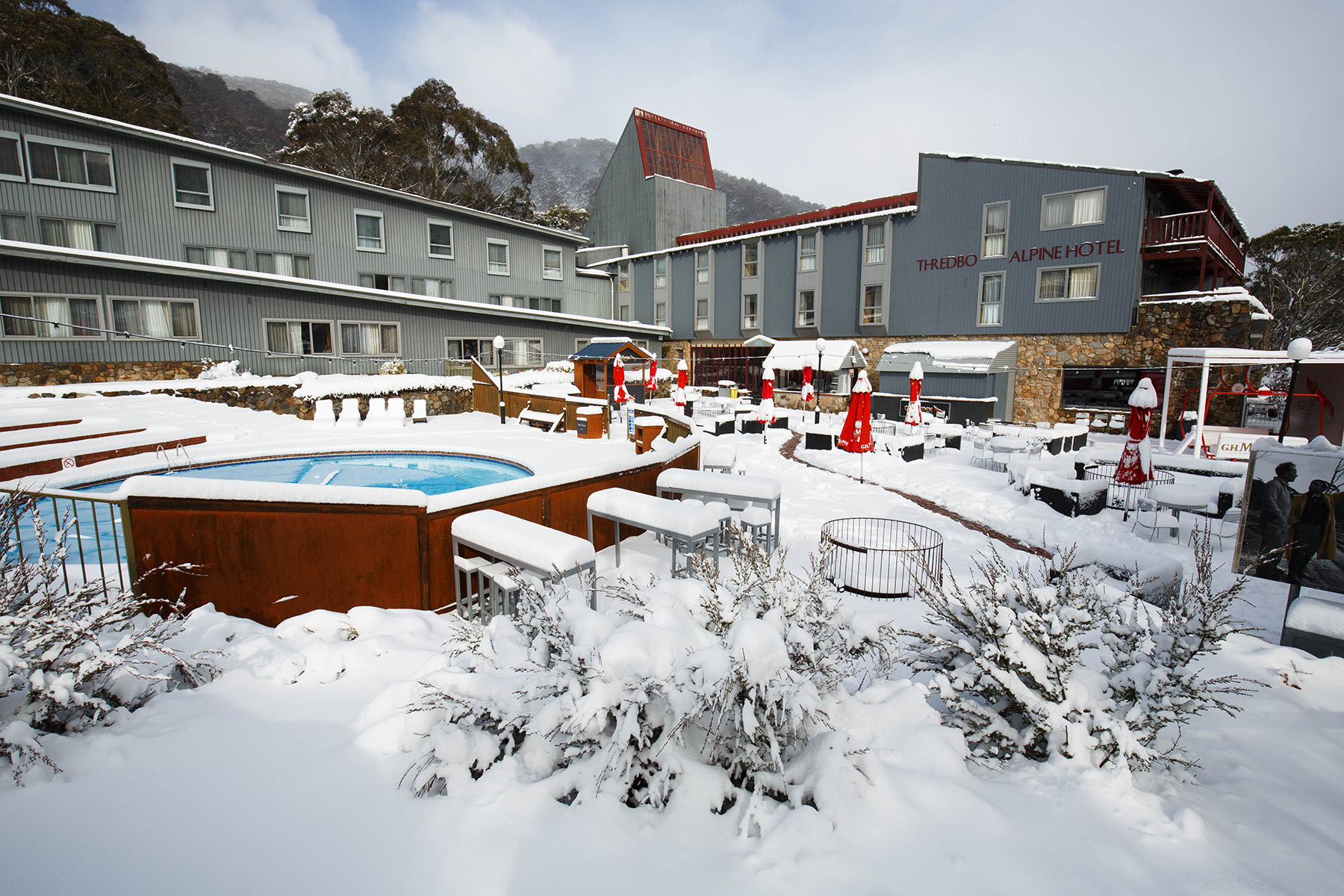 Thredbo Alpine Hotel, Thredbo » Skimax Holidays | The Ski ...