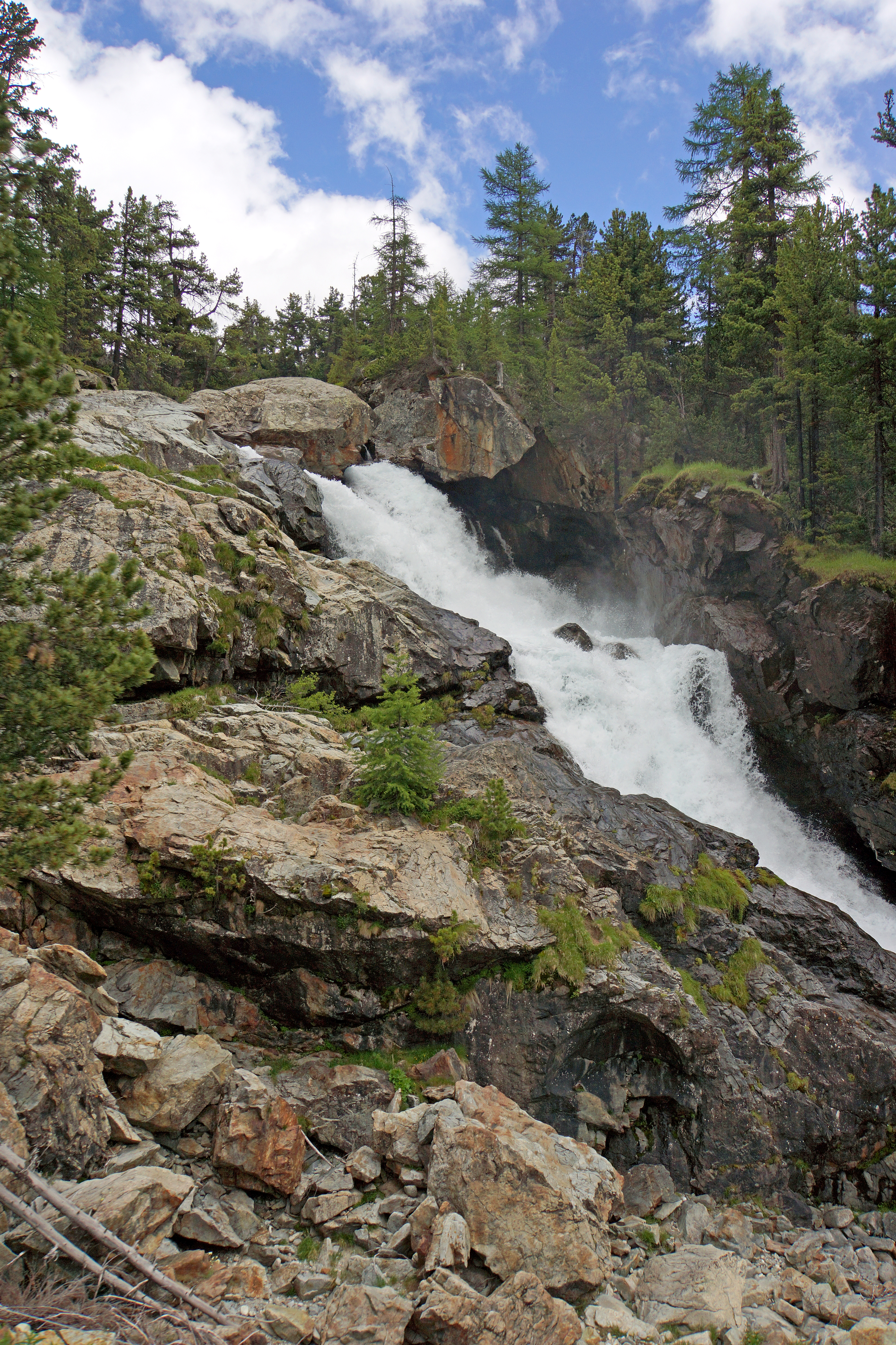 File:Switzerland-01606 - Alpine Waterfall (22284209352).jpg ...