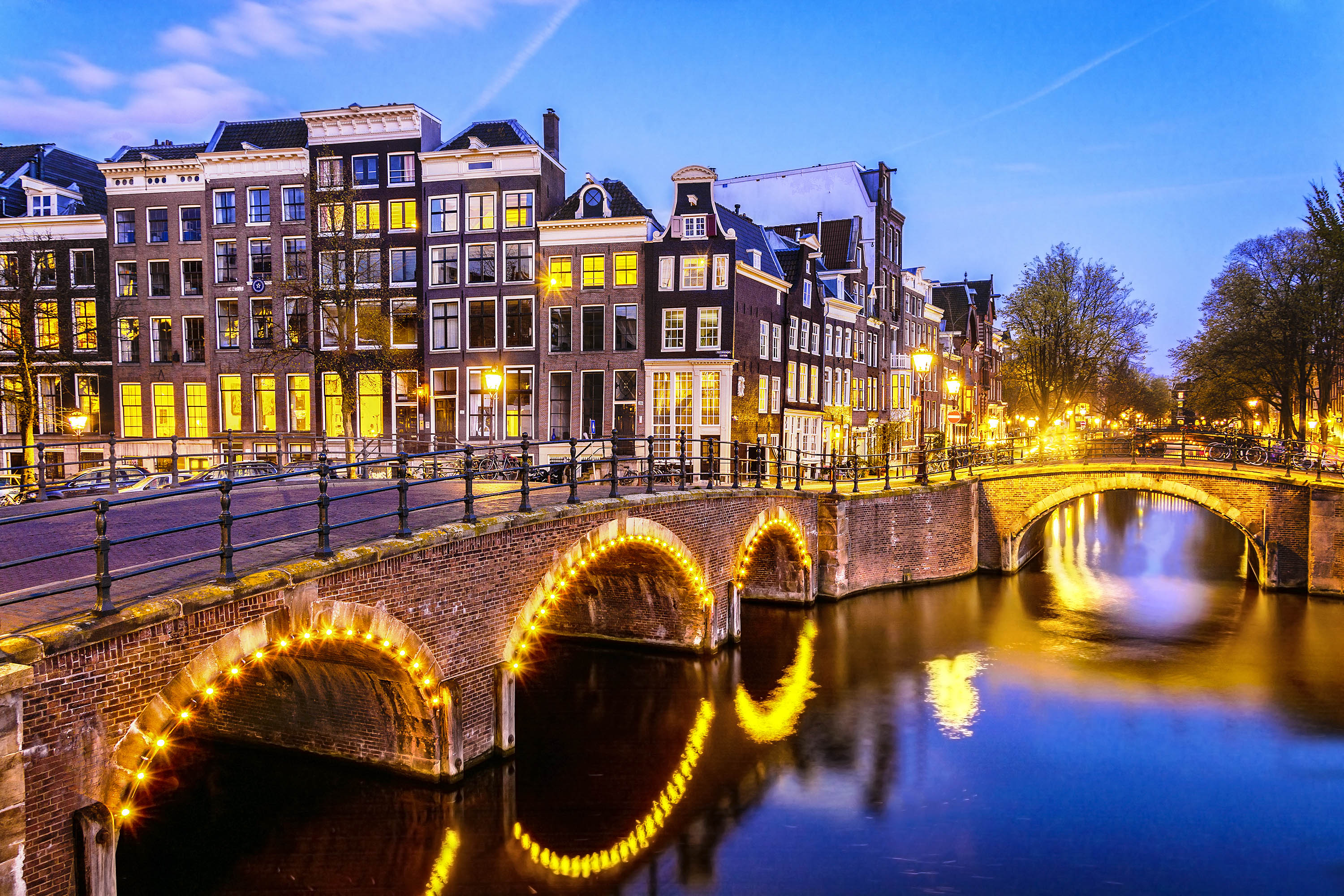 Mini Amsterdam Cruise: 2 Nights incl. Cruise & Breakfast only £40 pp