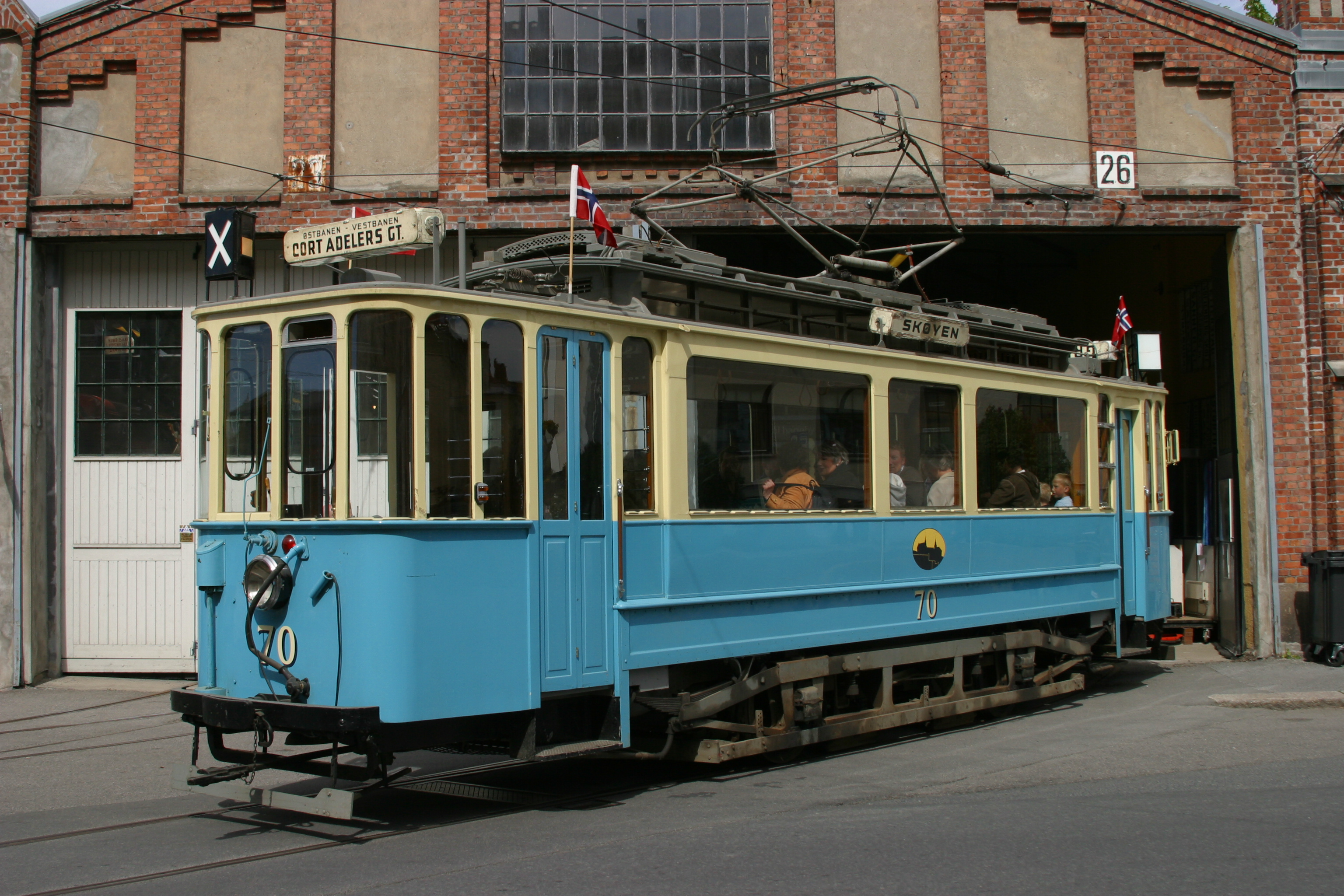 File:Old Tram in Oslo TRS 050515 008.jpg - Wikimedia Commons