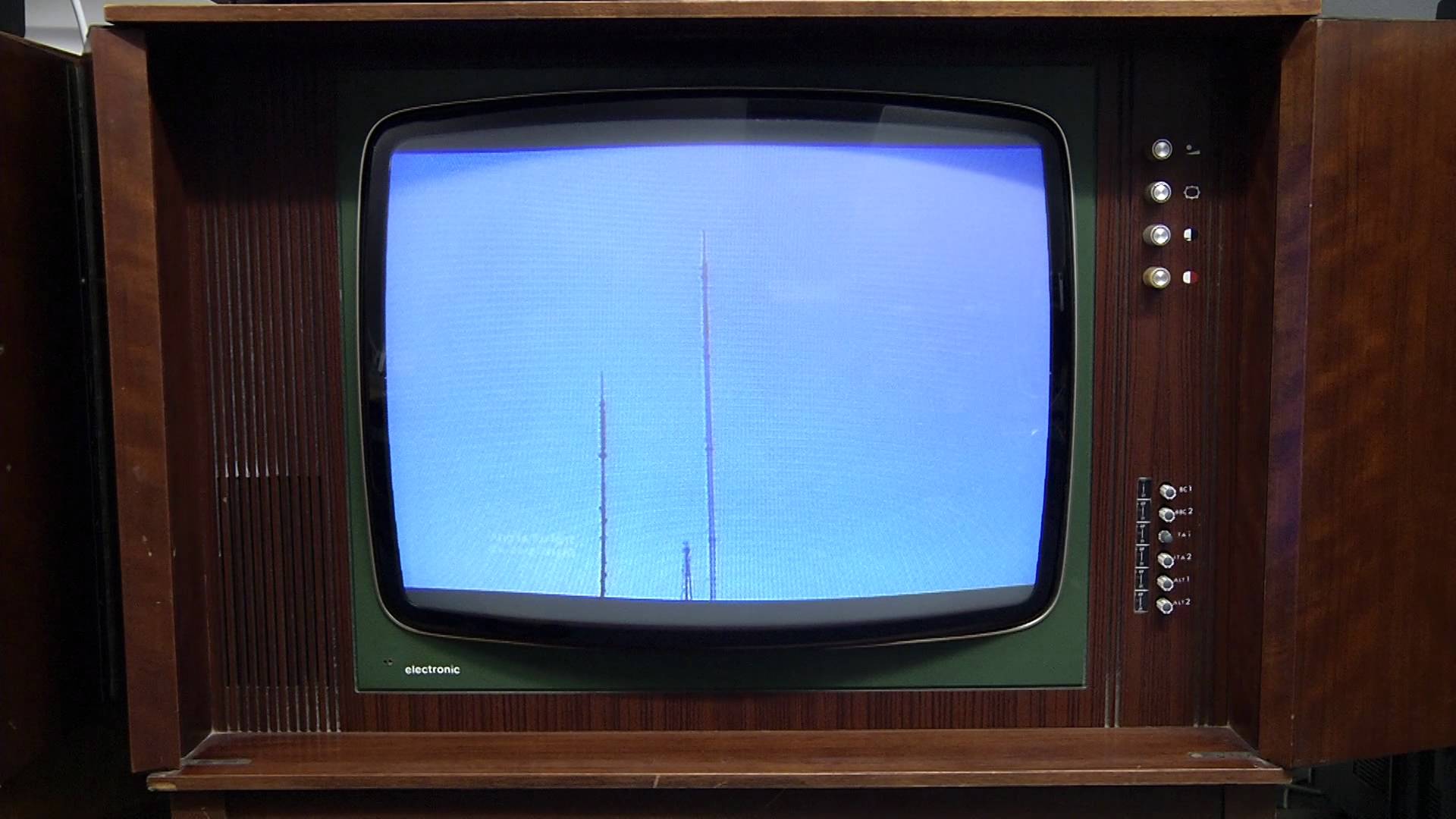 LAST UHF ANALOGUE TV TRANSMISSIONS FROM TACOLNESTON IN NORFOLK - YouTube