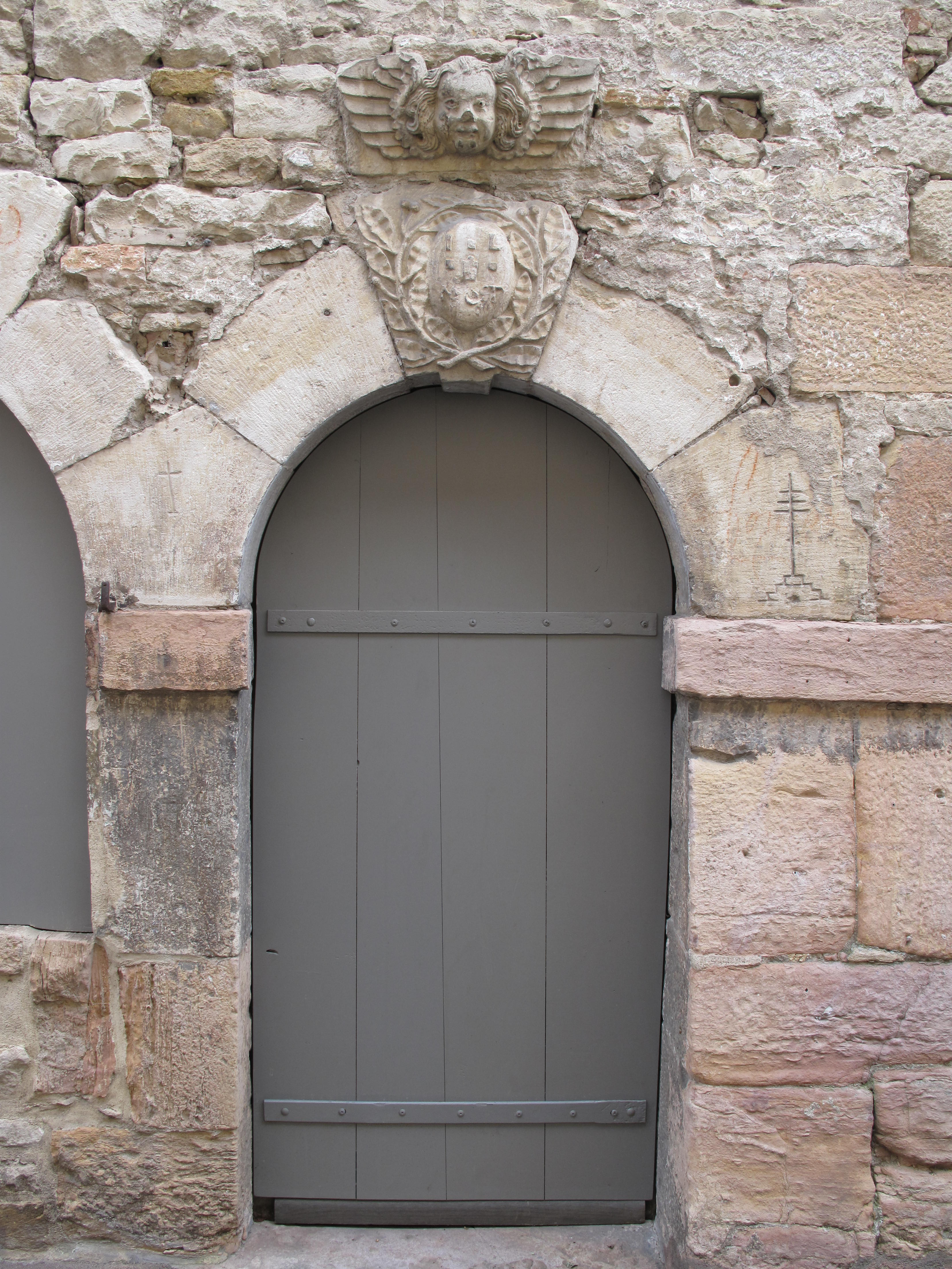 File:Ancient door in Tournus.jpg - Wikimedia Commons