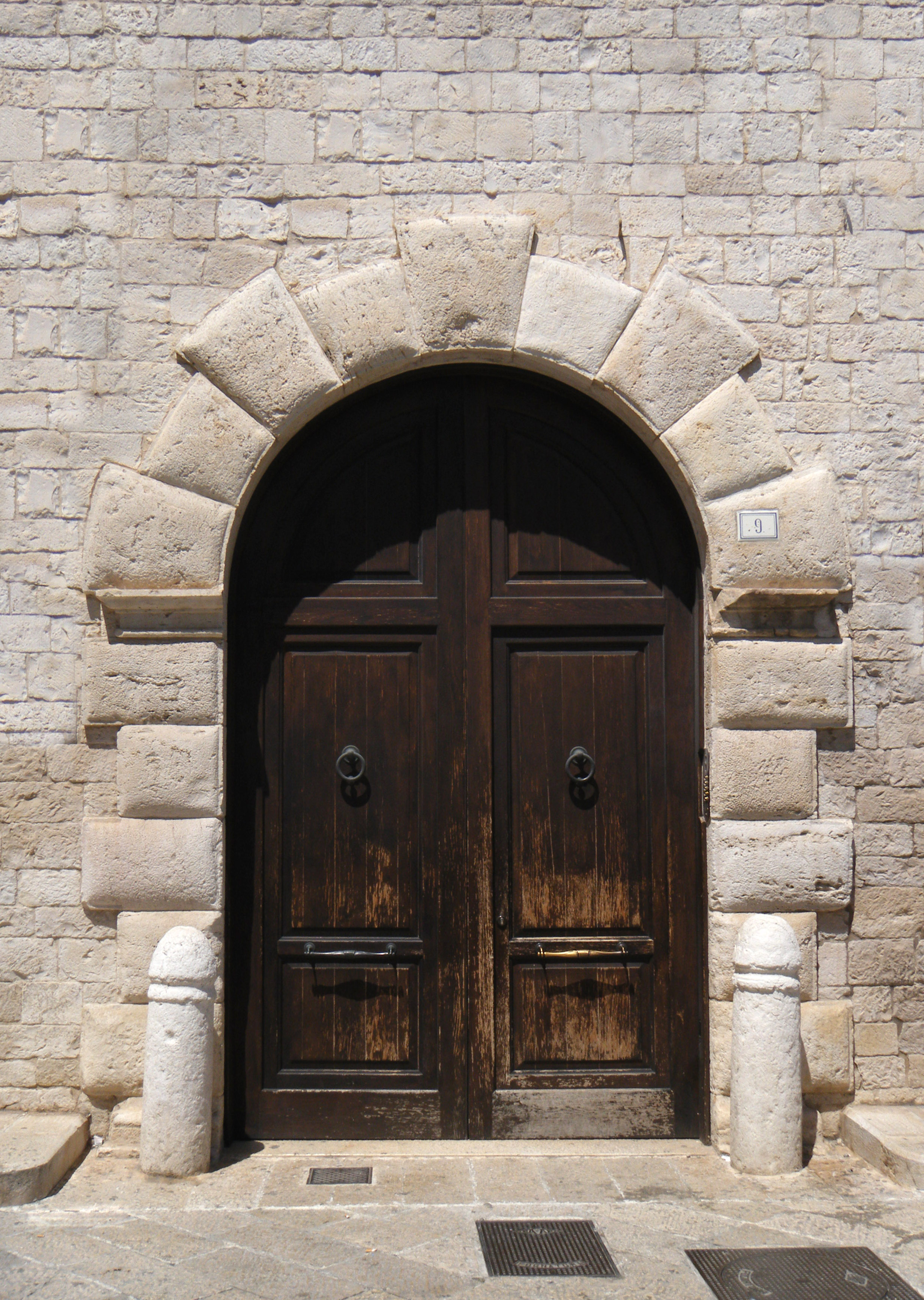 Free Texture - medieval old wood door 5 - Medieval Doors - luGher ...