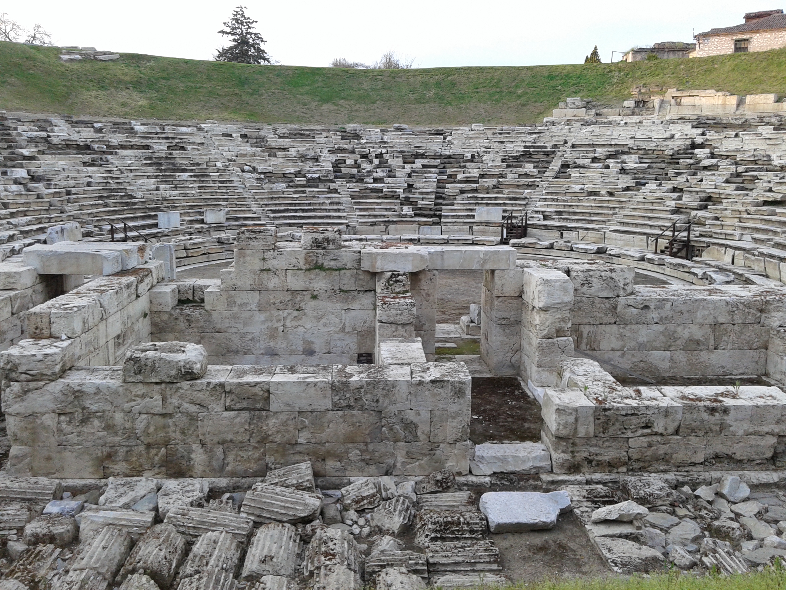 File:First Ancient Theater of Larisa.jpg - Wikimedia Commons