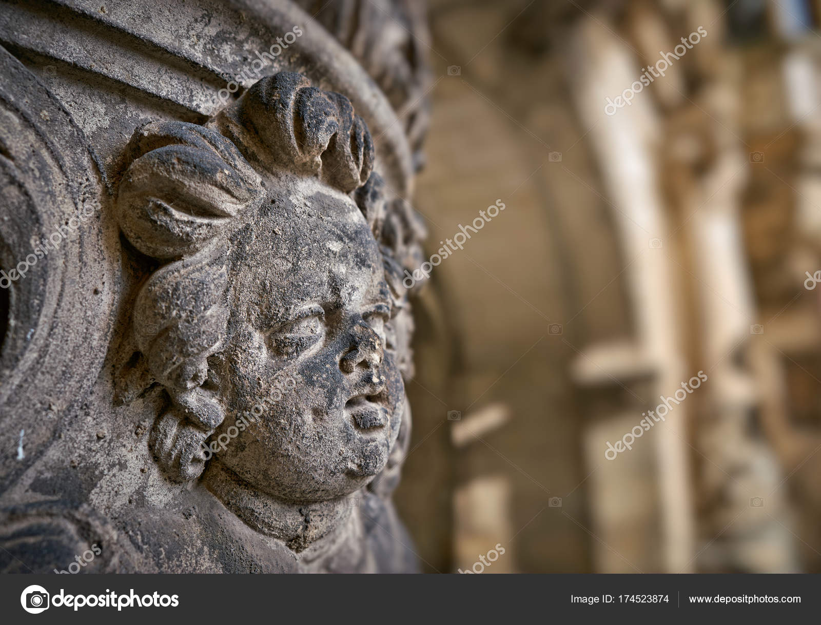 Angel figure made of sandstone at a historic house facade — Stock ...
