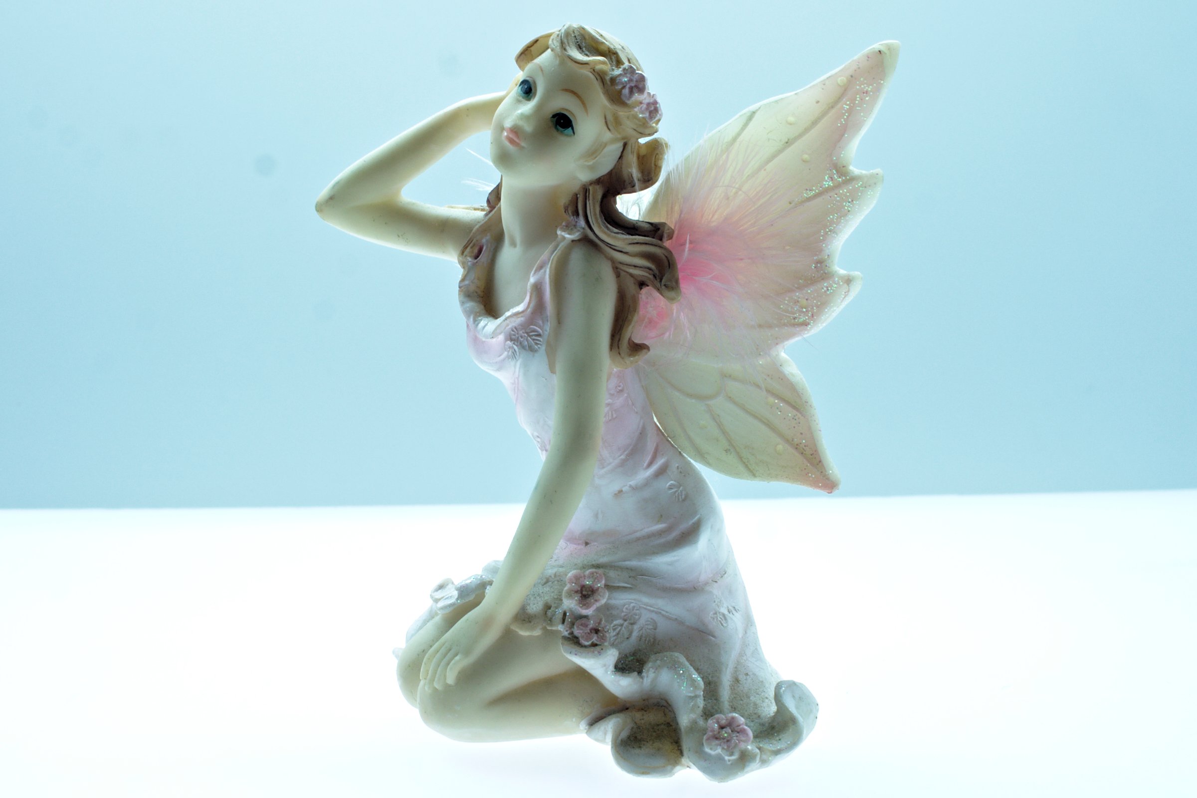 Angel figurine photo