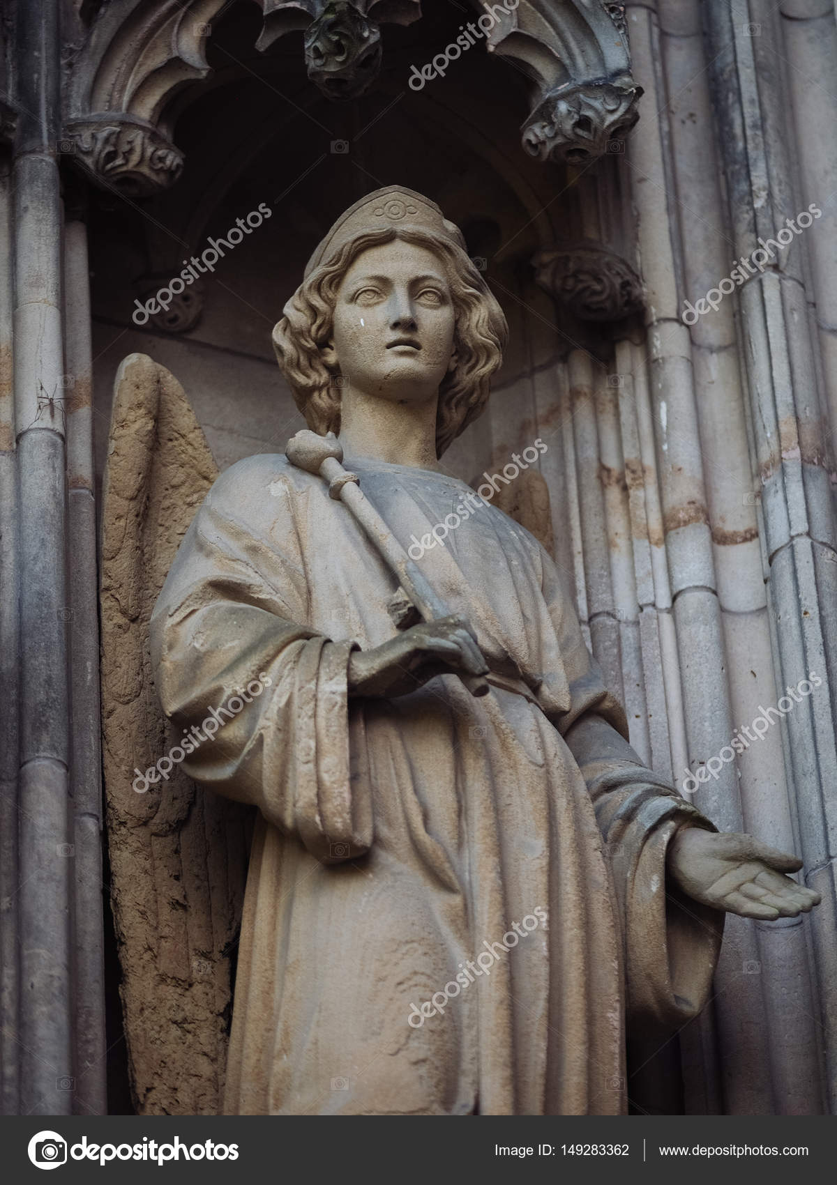 female angel sculpture — Stock Photo © peterkarasev #149283362