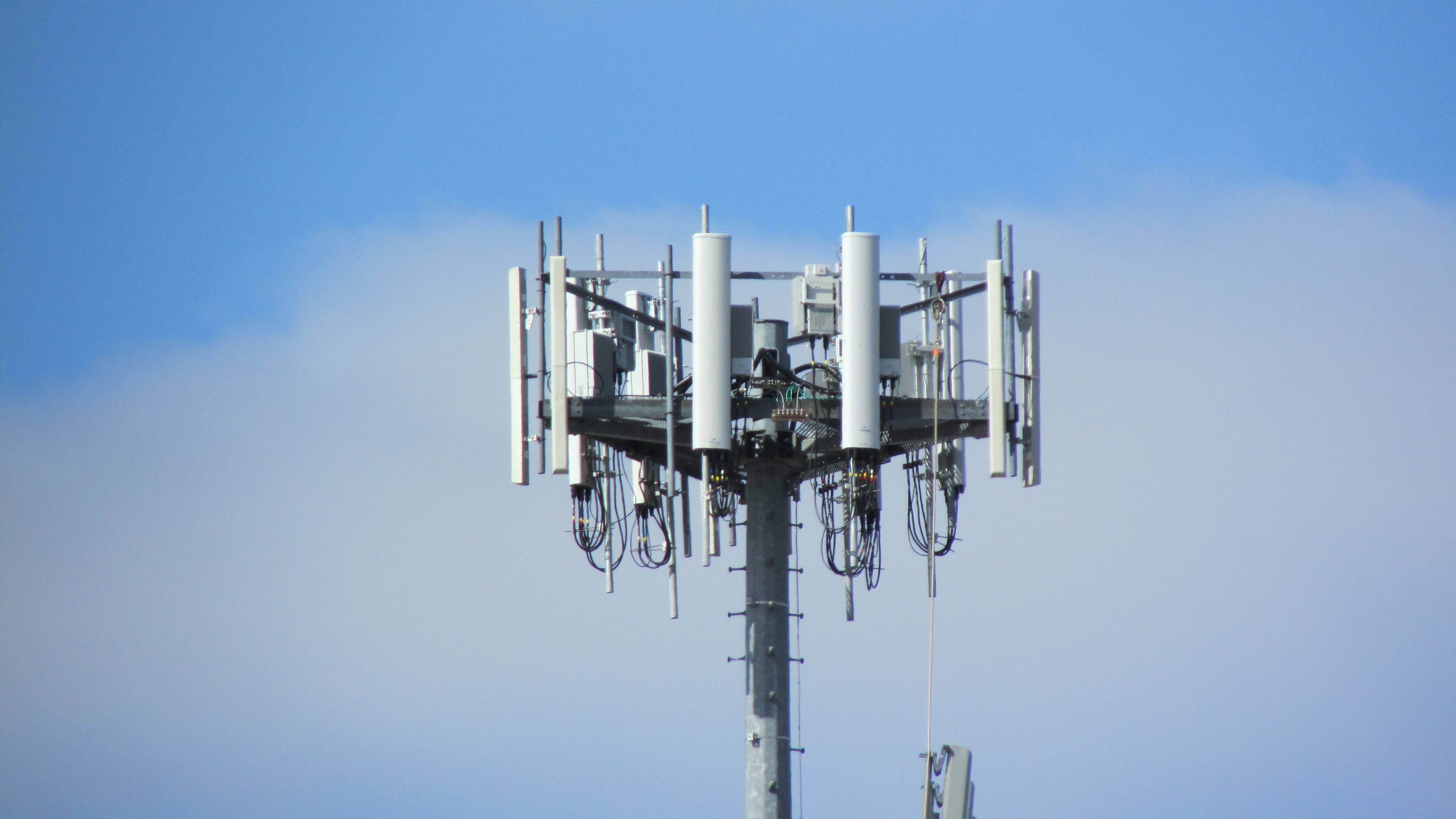 How to Spot Sprint Antennas and RRUs (Samsung) - Equipment Spotting ...