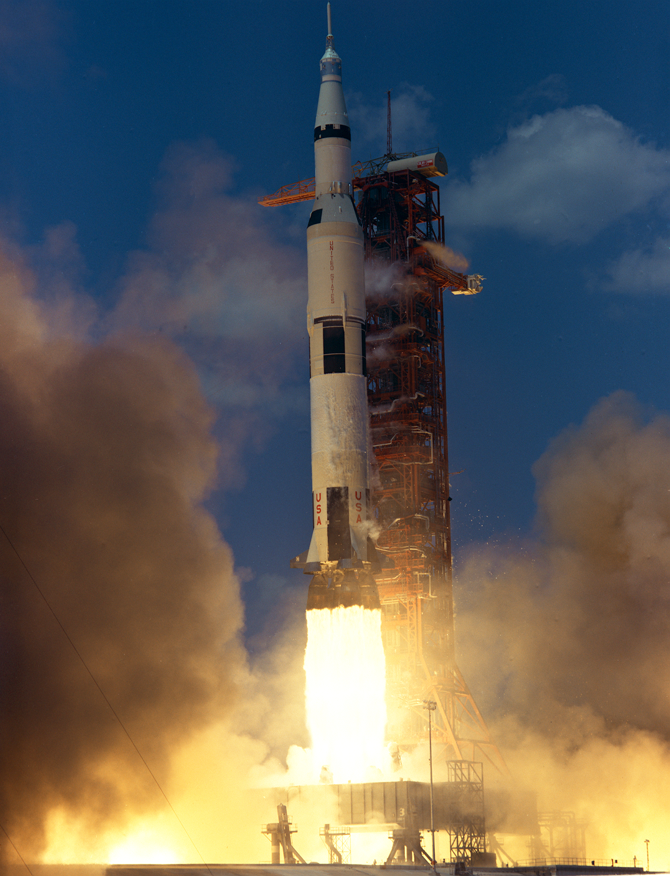 7029784 - Apollo 16 Launch