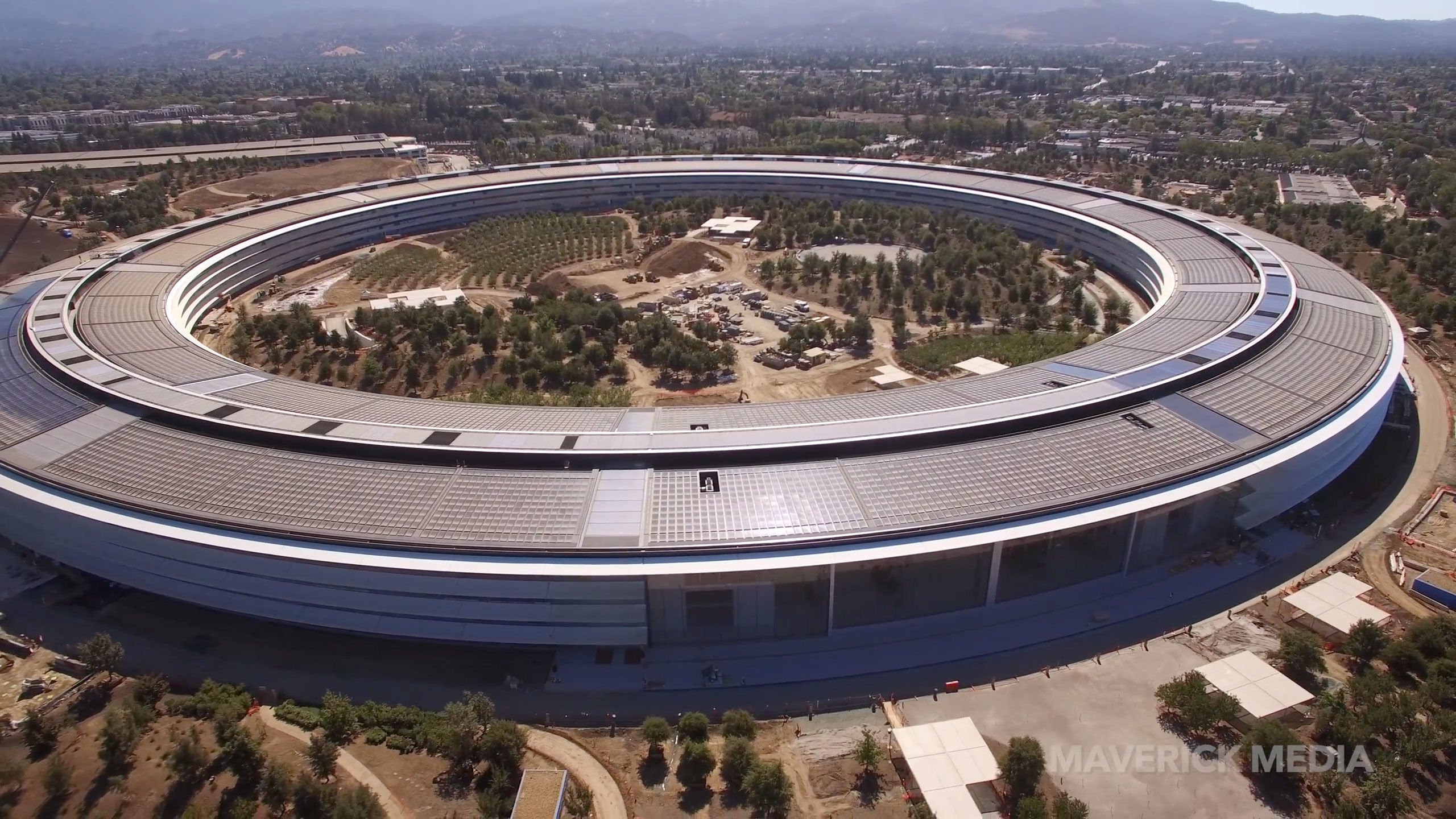 Complete Guide to Apple Park: Apple's New 'Spaceship' Campus HQ ...