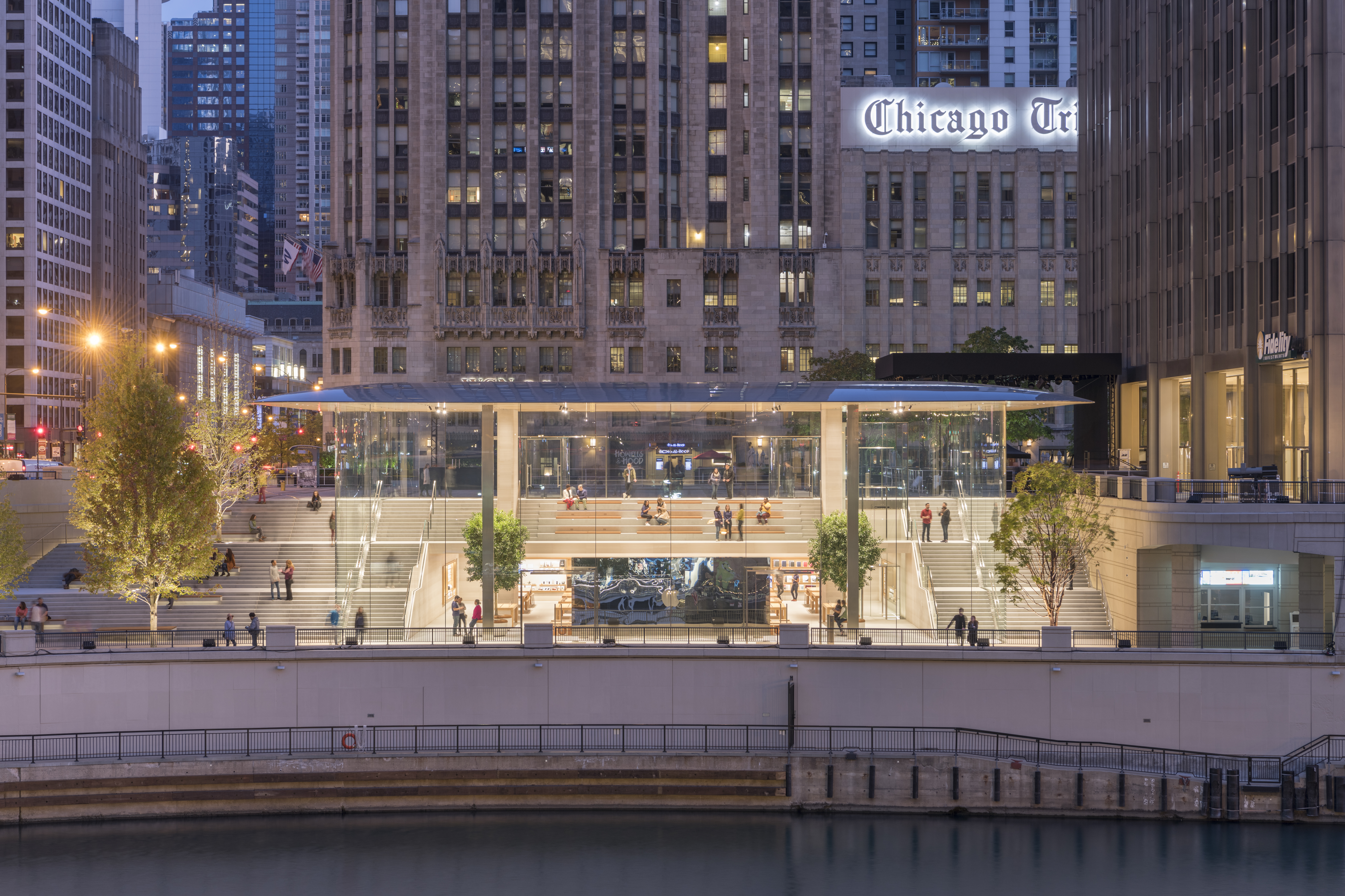 Zach Mortice Does Apple's New Chicago Store Have Something to Say ...