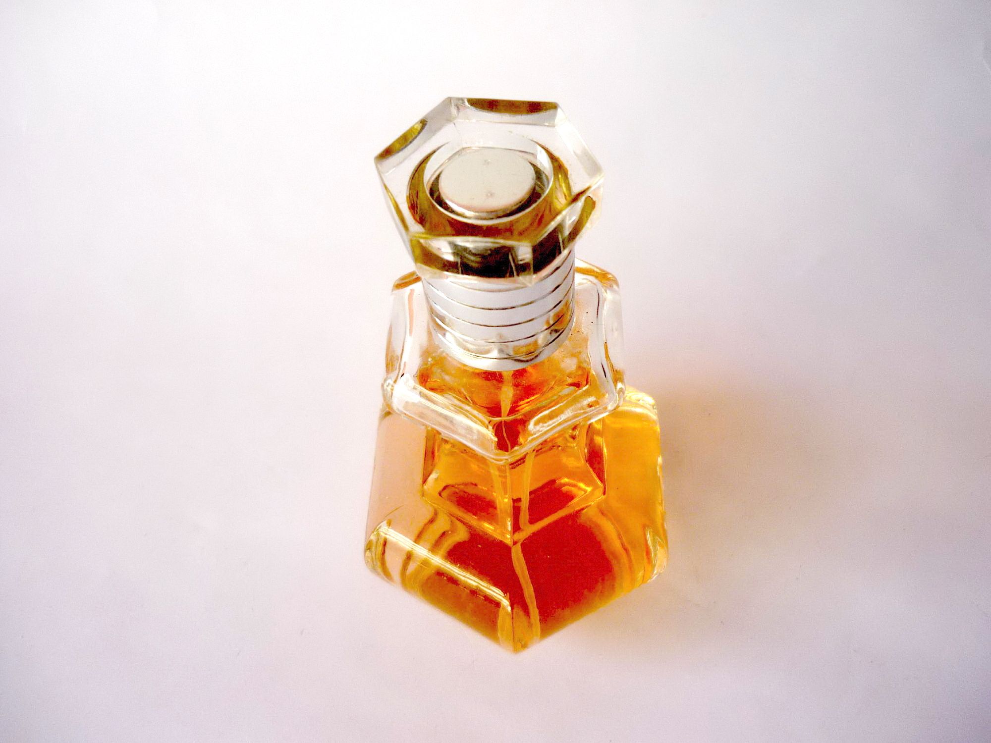 Arabic perfumes photo