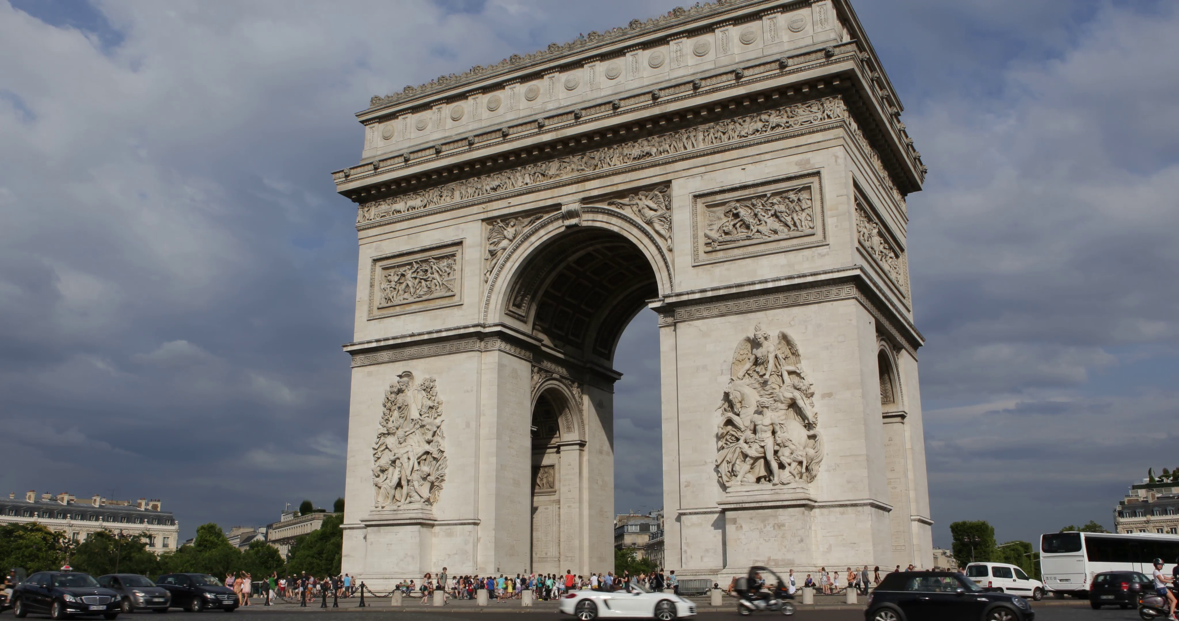 Ultra HD 4K Iconic Arc de Triomphe Triumphal Arch Paris France Car ...