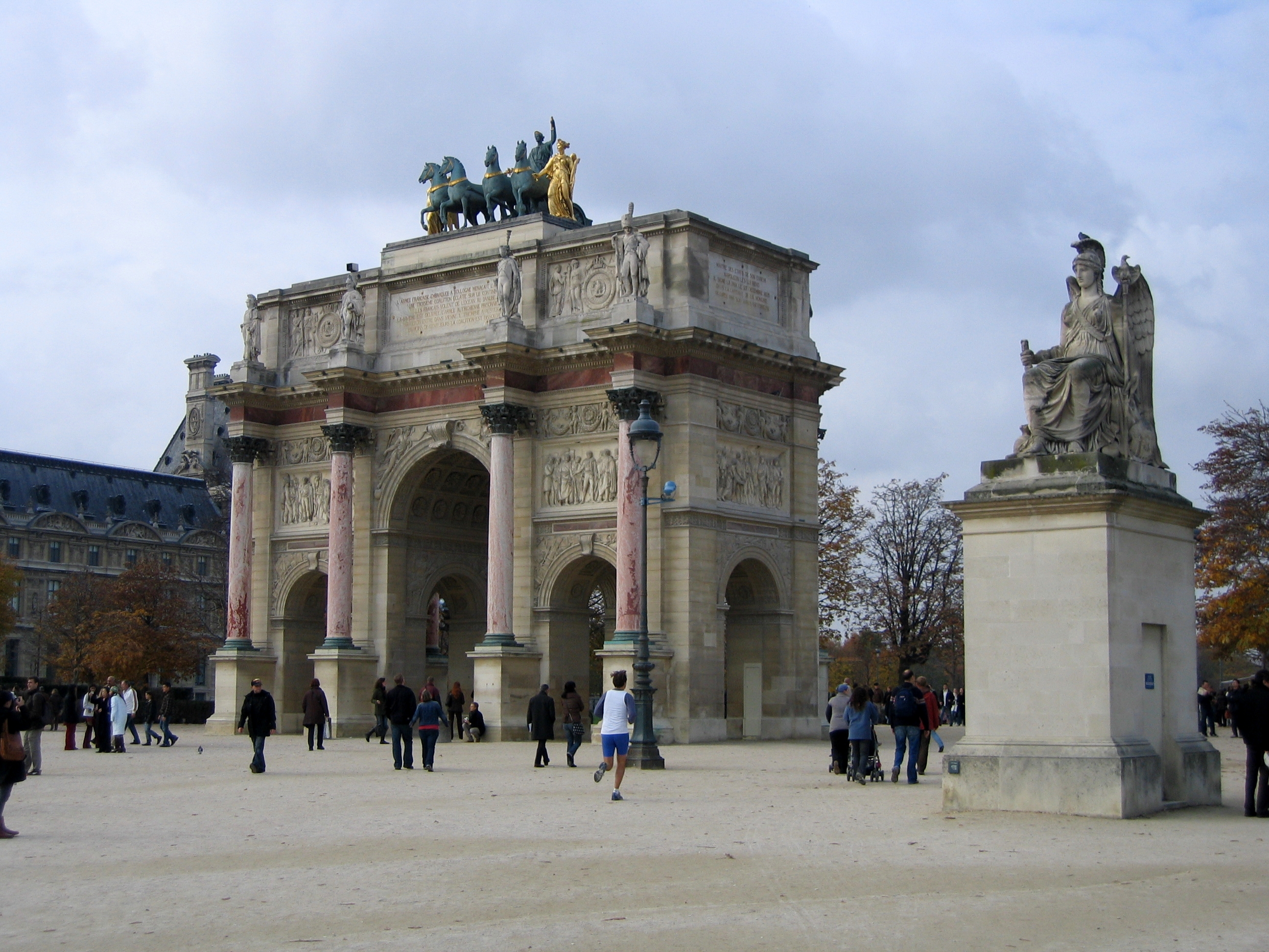 File:Le Louvre arc de triomphe du Carrousel.JPG - Wikimedia Commons