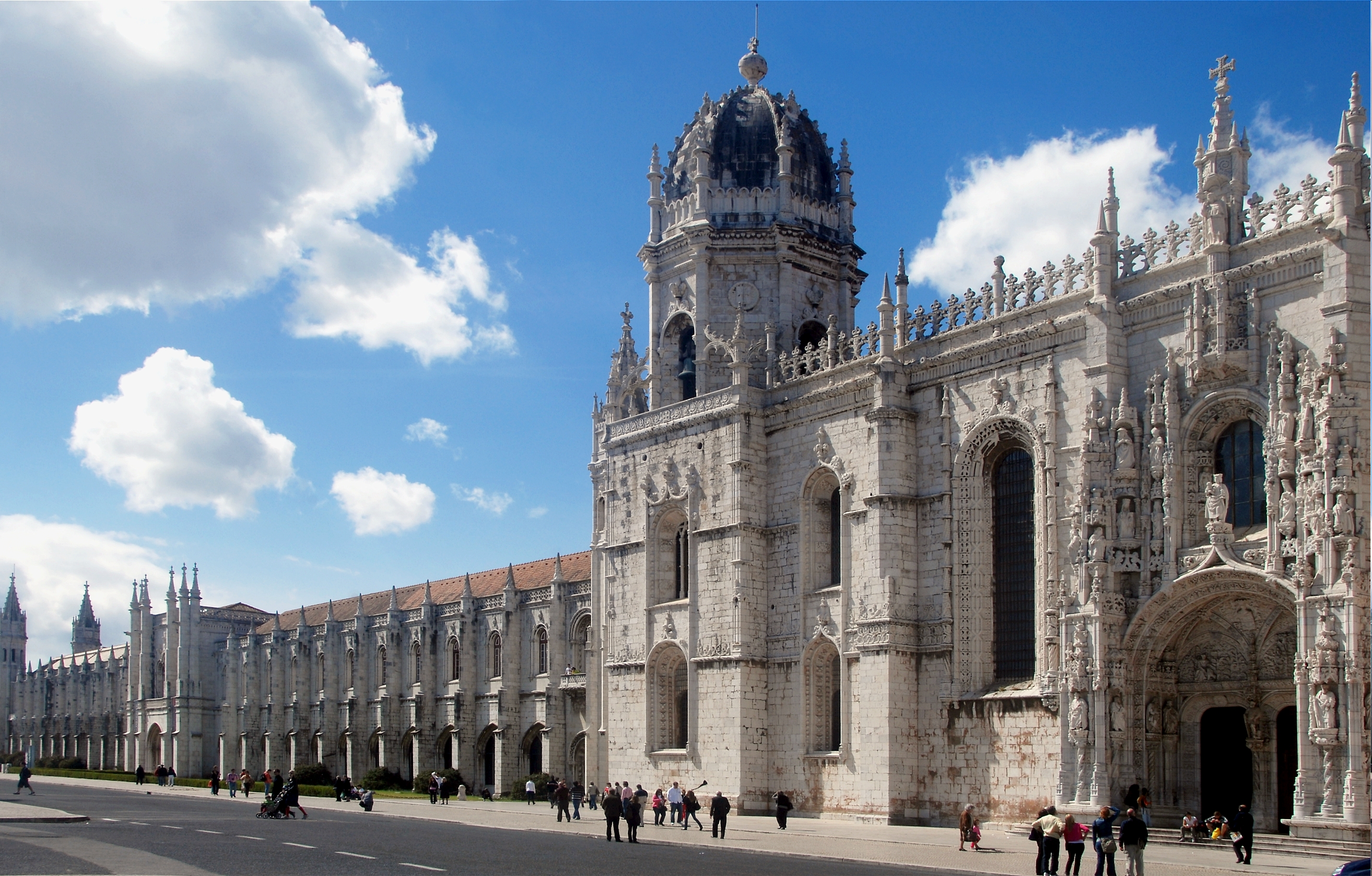 An Architecture And Design Lover's Guide To Lisbon
