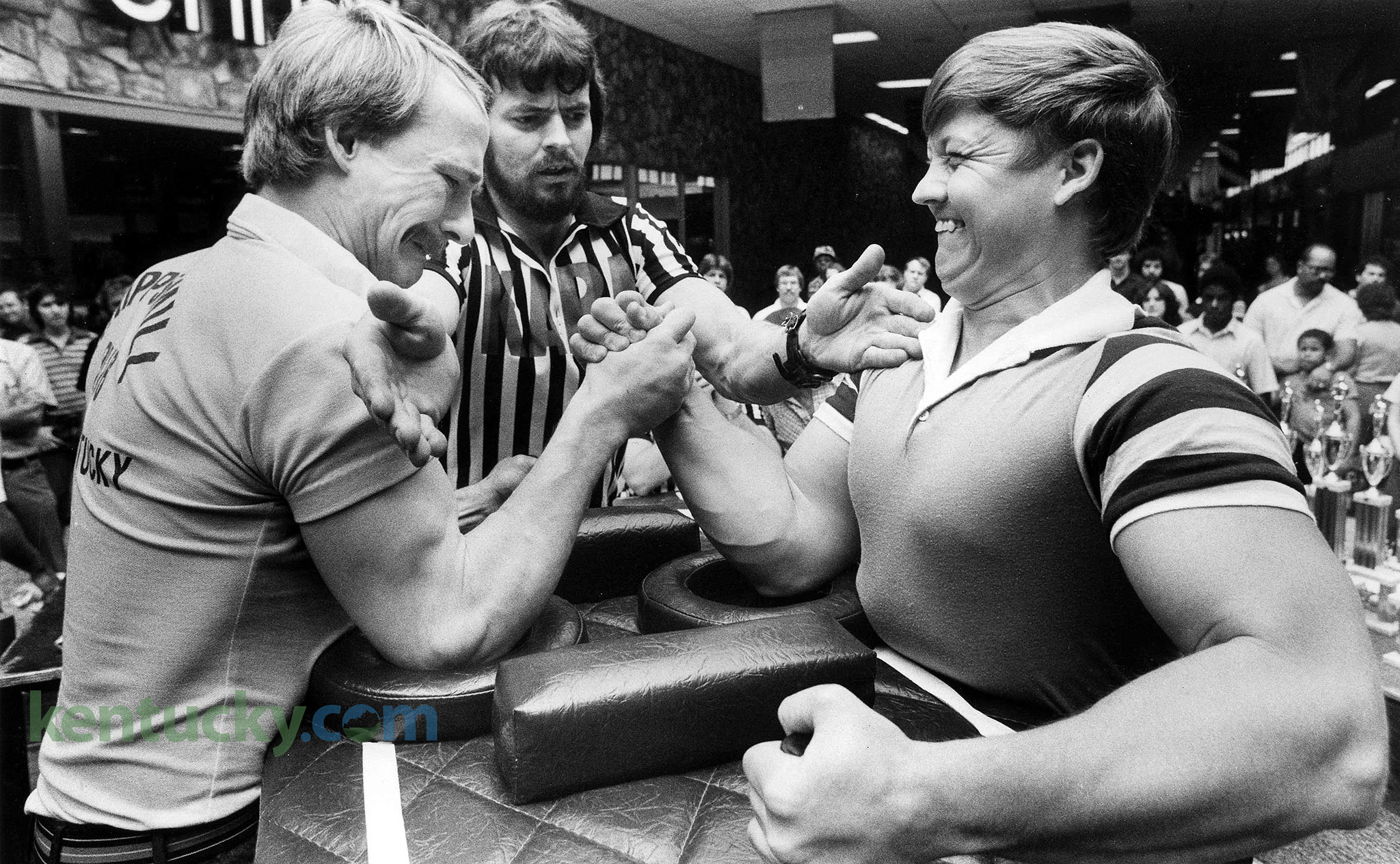 Arm-wrestling at Turfland Mall, 1980 | Kentucky Photo Archive